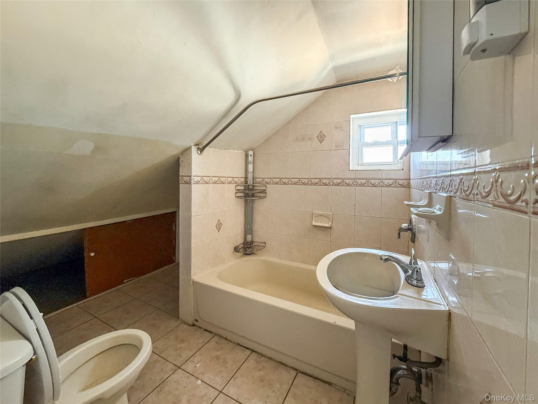 Valley Stream, NY 11580