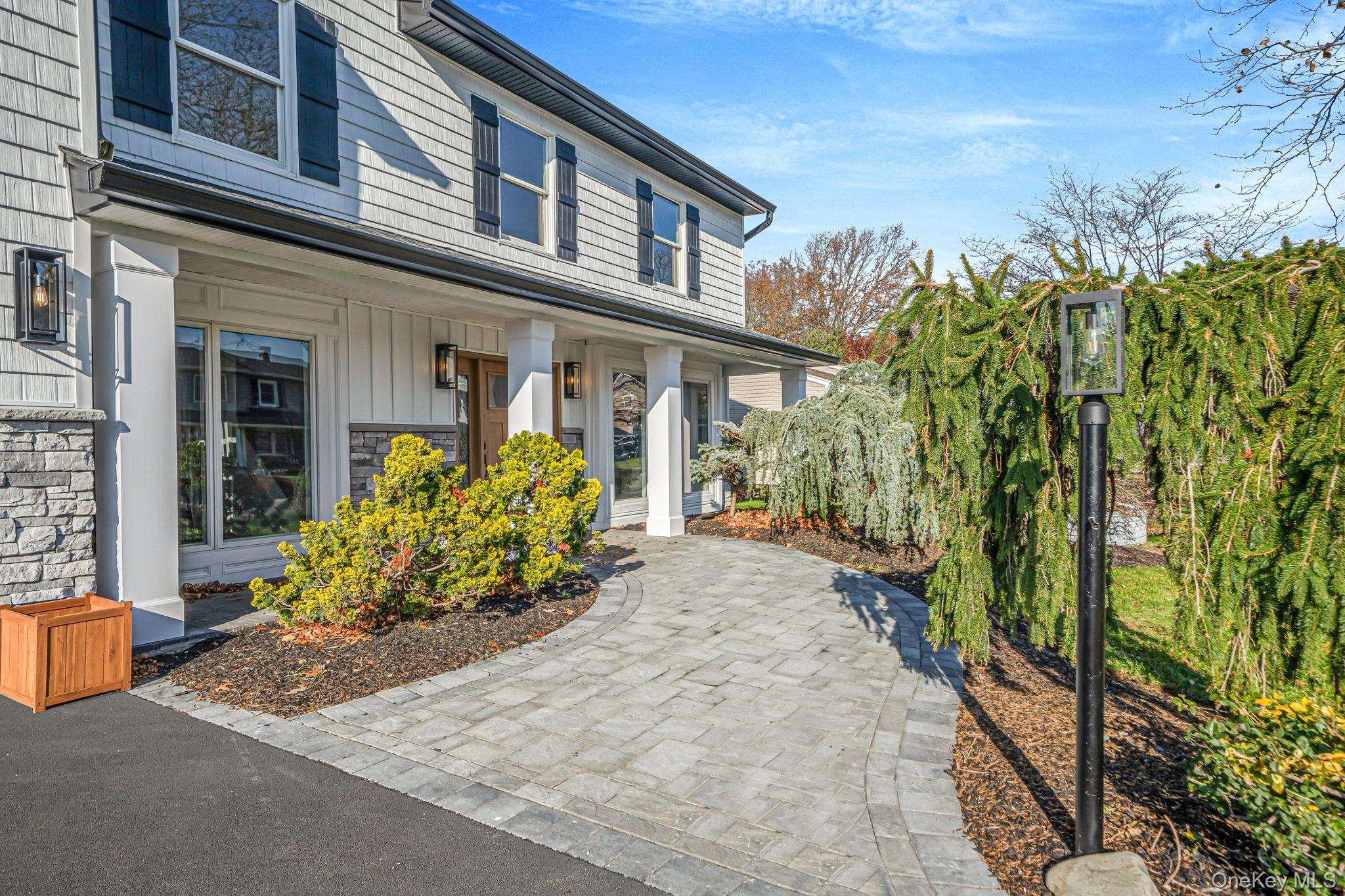 36 Flintridge Drive, Holbrook, NY 11741