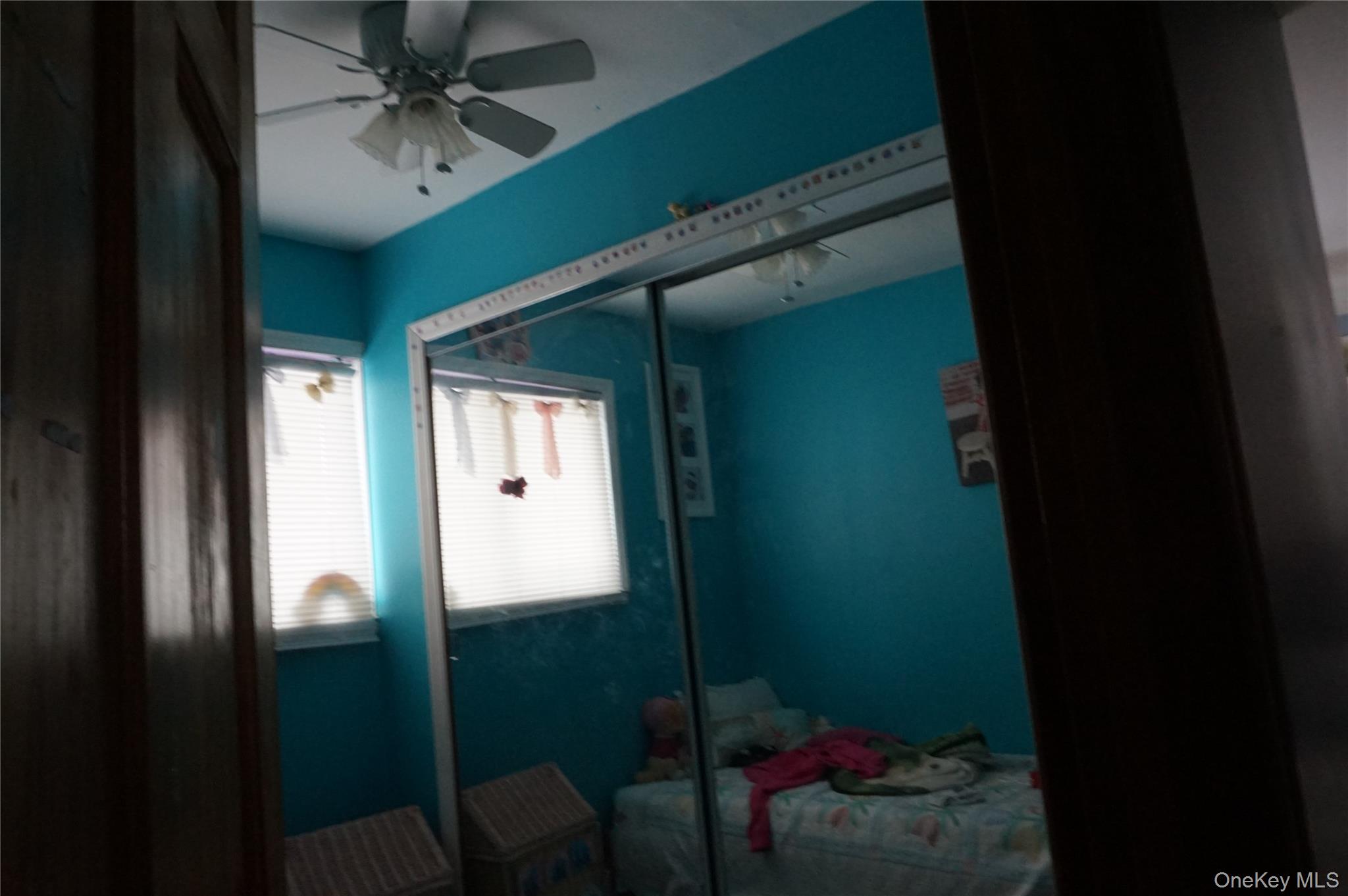 1678 N Thompson Divide, Bay Shore, NY 11706