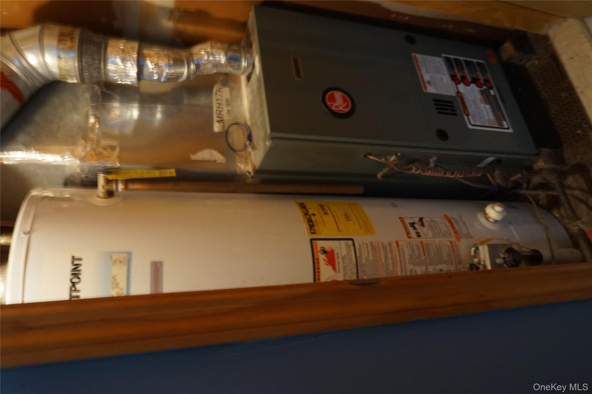 1678 N Thompson Divide, Bay Shore, NY 11706