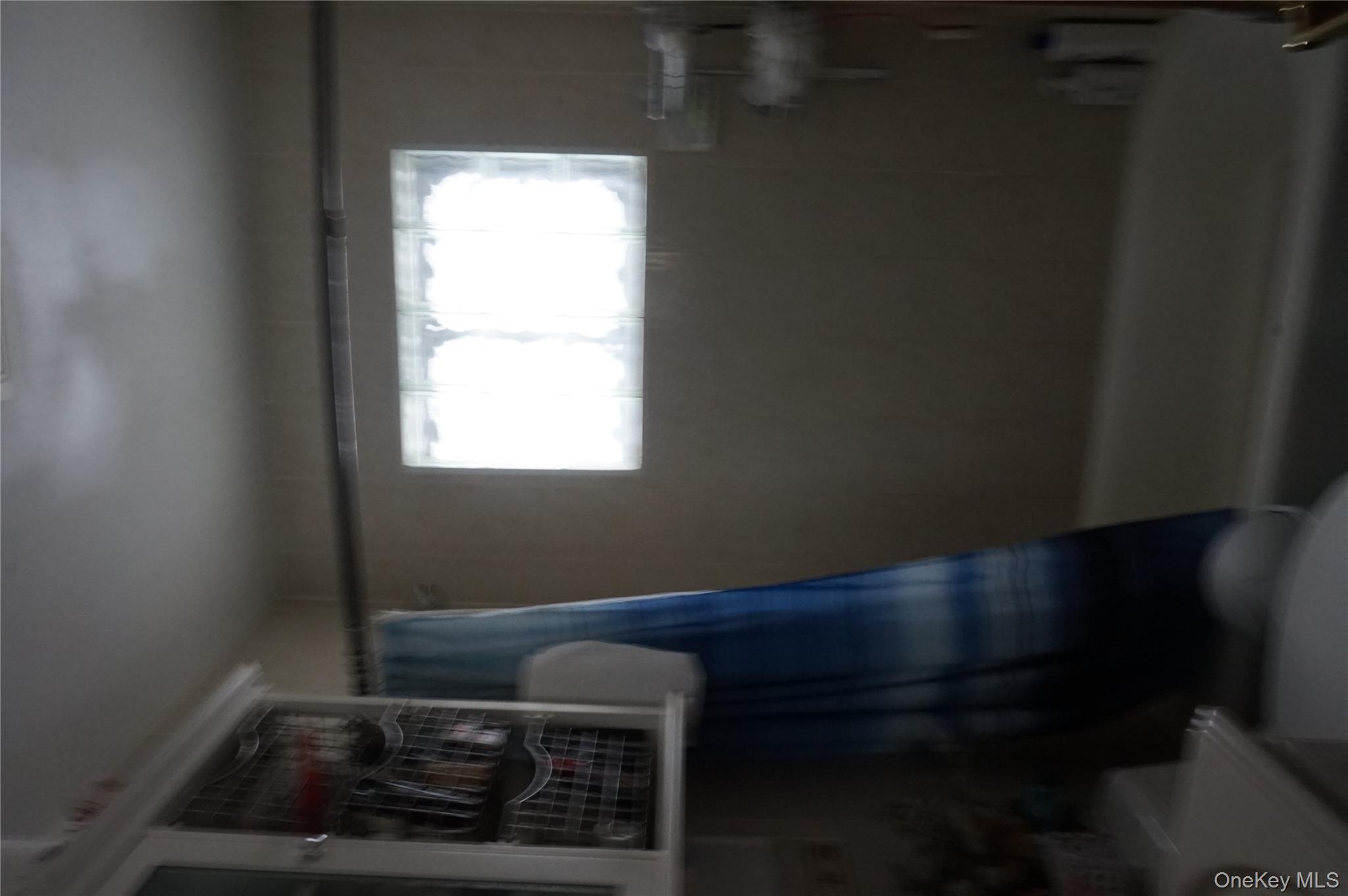 1678 N Thompson Divide, Bay Shore, NY 11706