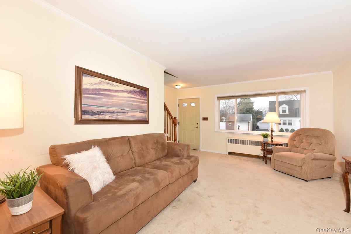 135 Barwick Boulevard, Mineola, NY 11501