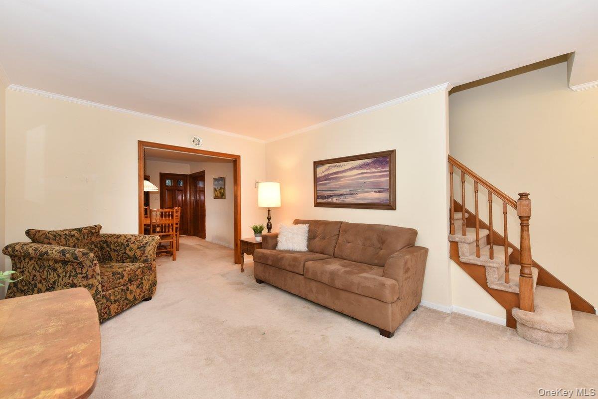 135 Barwick Boulevard, Mineola, NY 11501