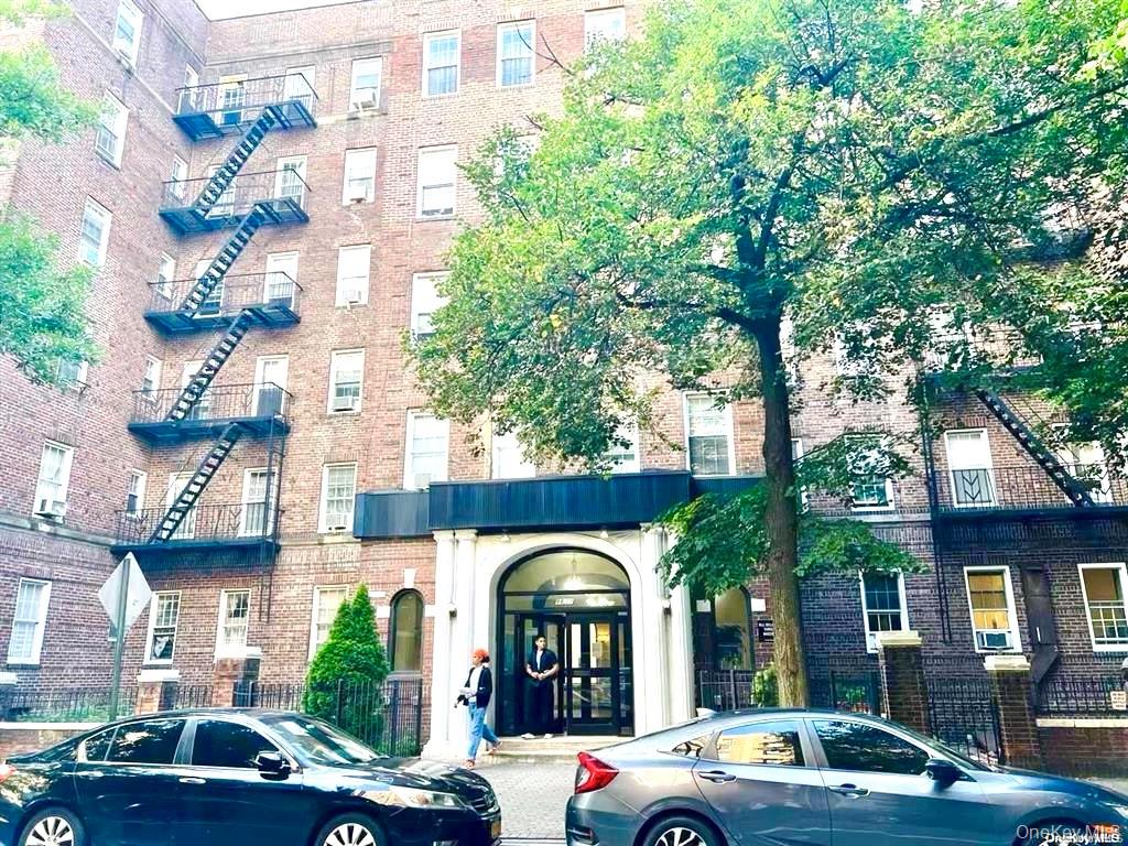 88-11 Elmhurst # D2, Elmhurst, NY 11373