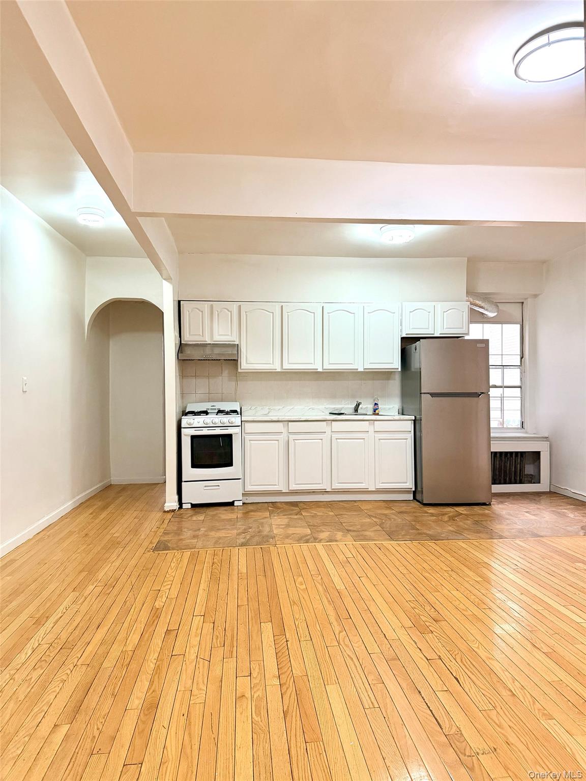 88-11 Elmhurst # D2, Elmhurst, NY 11373