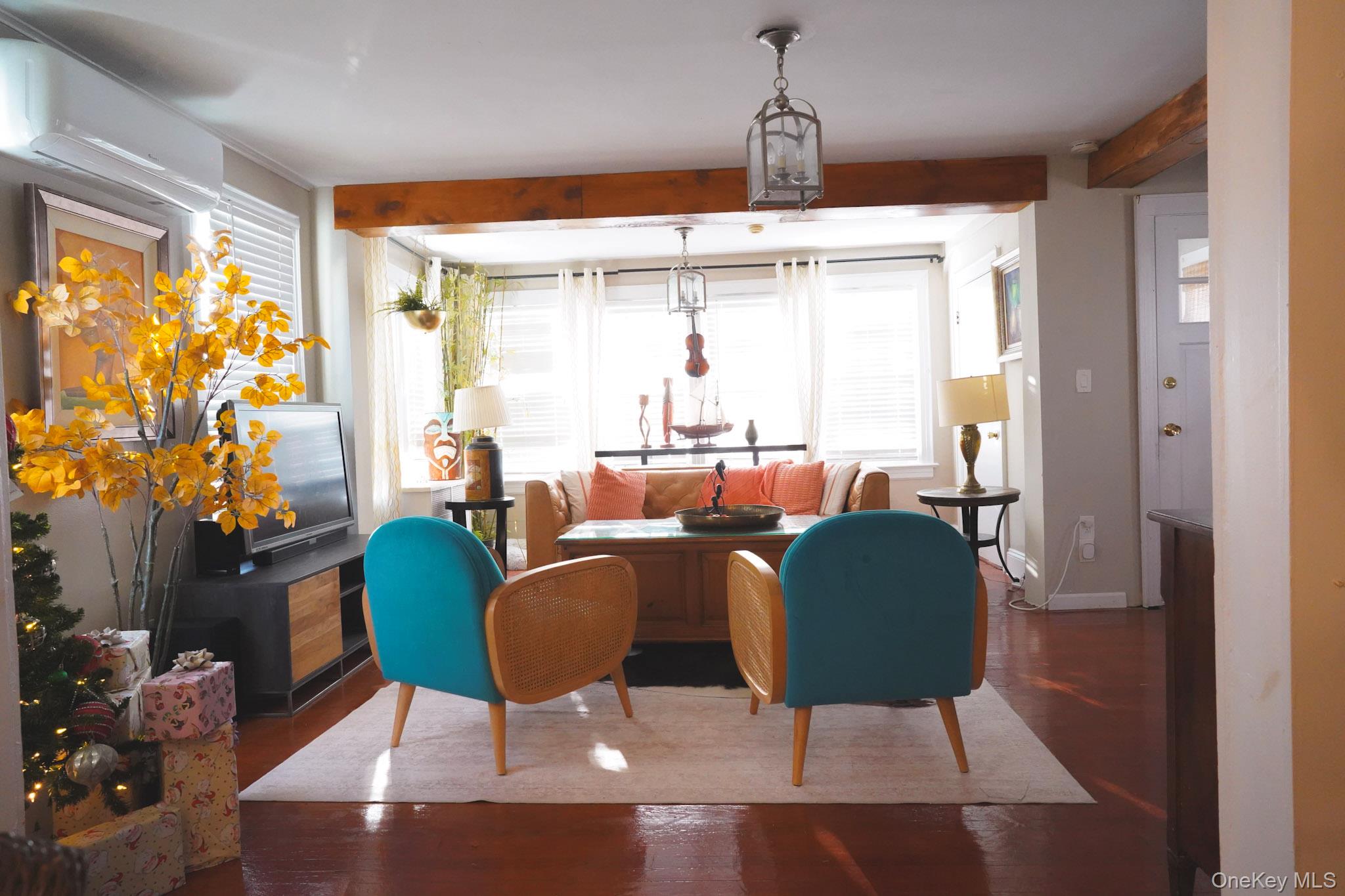 22 Everett Street, Lynbrook, NY 11563