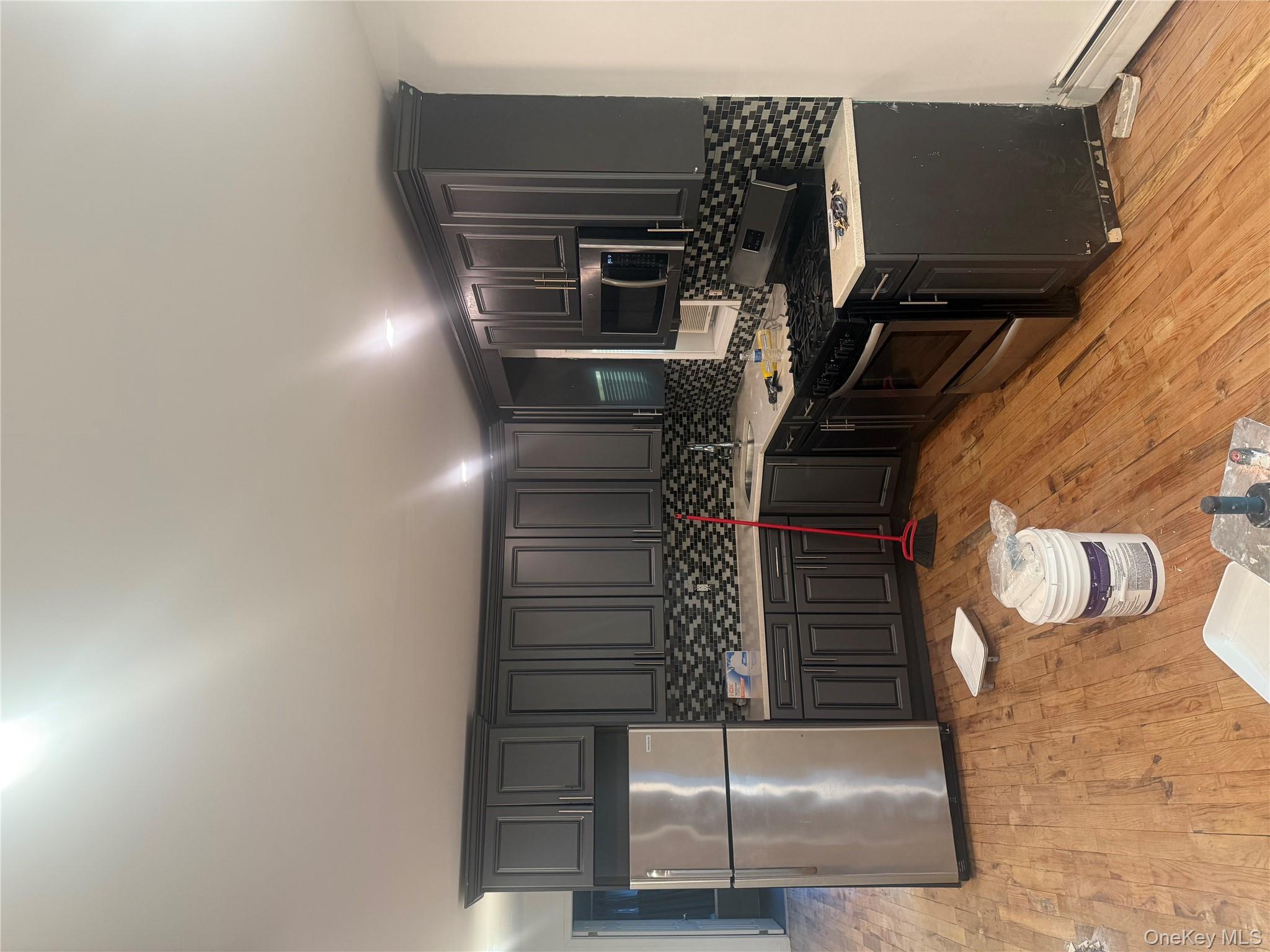 28 Clinton Avenue # 2 nd Fl, Hempstead, NY 11096