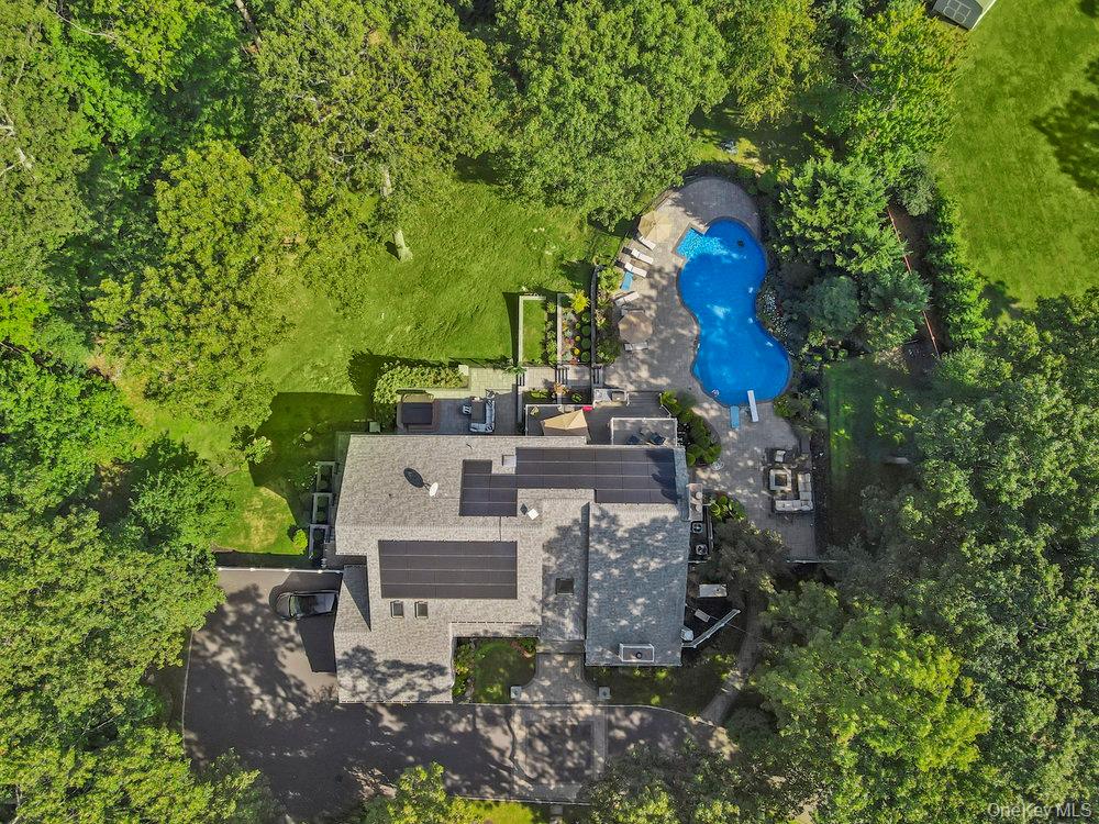 5 Coon Hollow Road, Lloyd Harbor, NY 11743