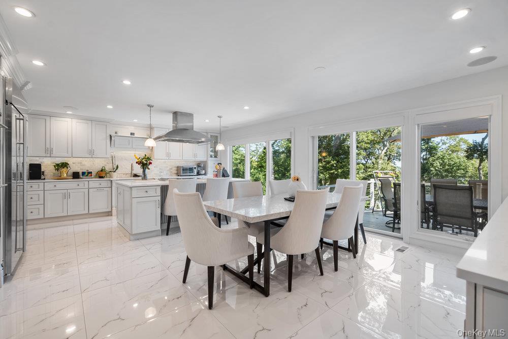 5 Coon Hollow Road, Lloyd Harbor, NY 11743