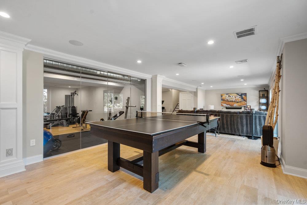 5 Coon Hollow Road, Lloyd Harbor, NY 11743