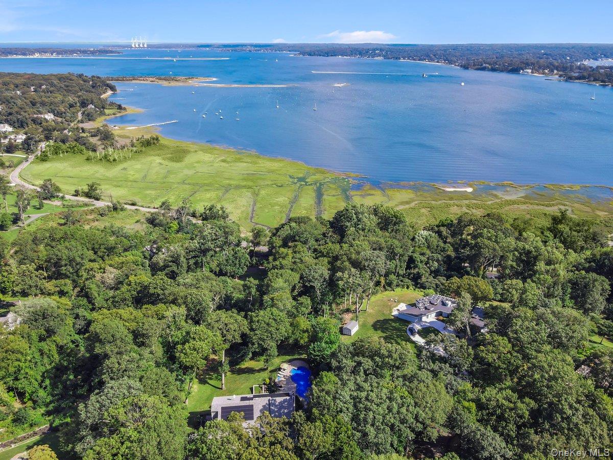 5 Coon Hollow Road, Lloyd Harbor, NY 11743