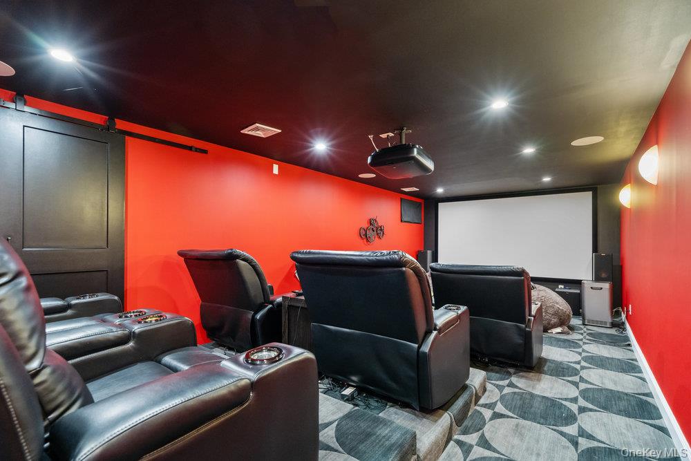 5 Coon Hollow Road, Lloyd Harbor, NY 11743