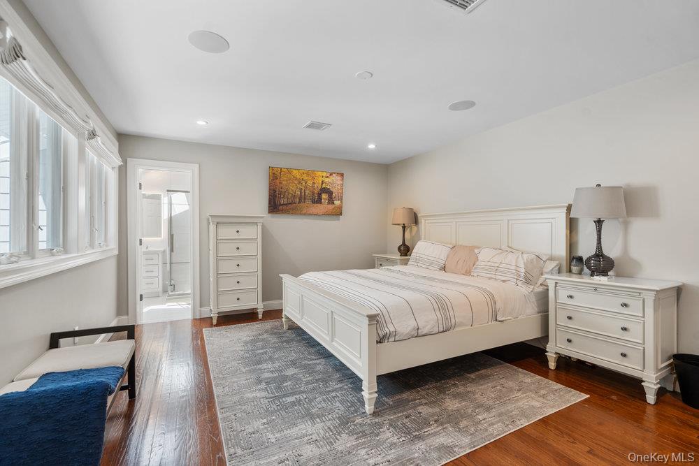 5 Coon Hollow Road, Lloyd Harbor, NY 11743