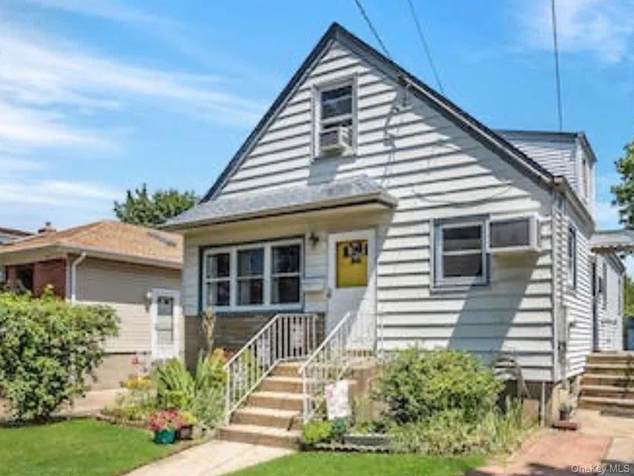 135 Casper Street, Valley Stream, NY 11580