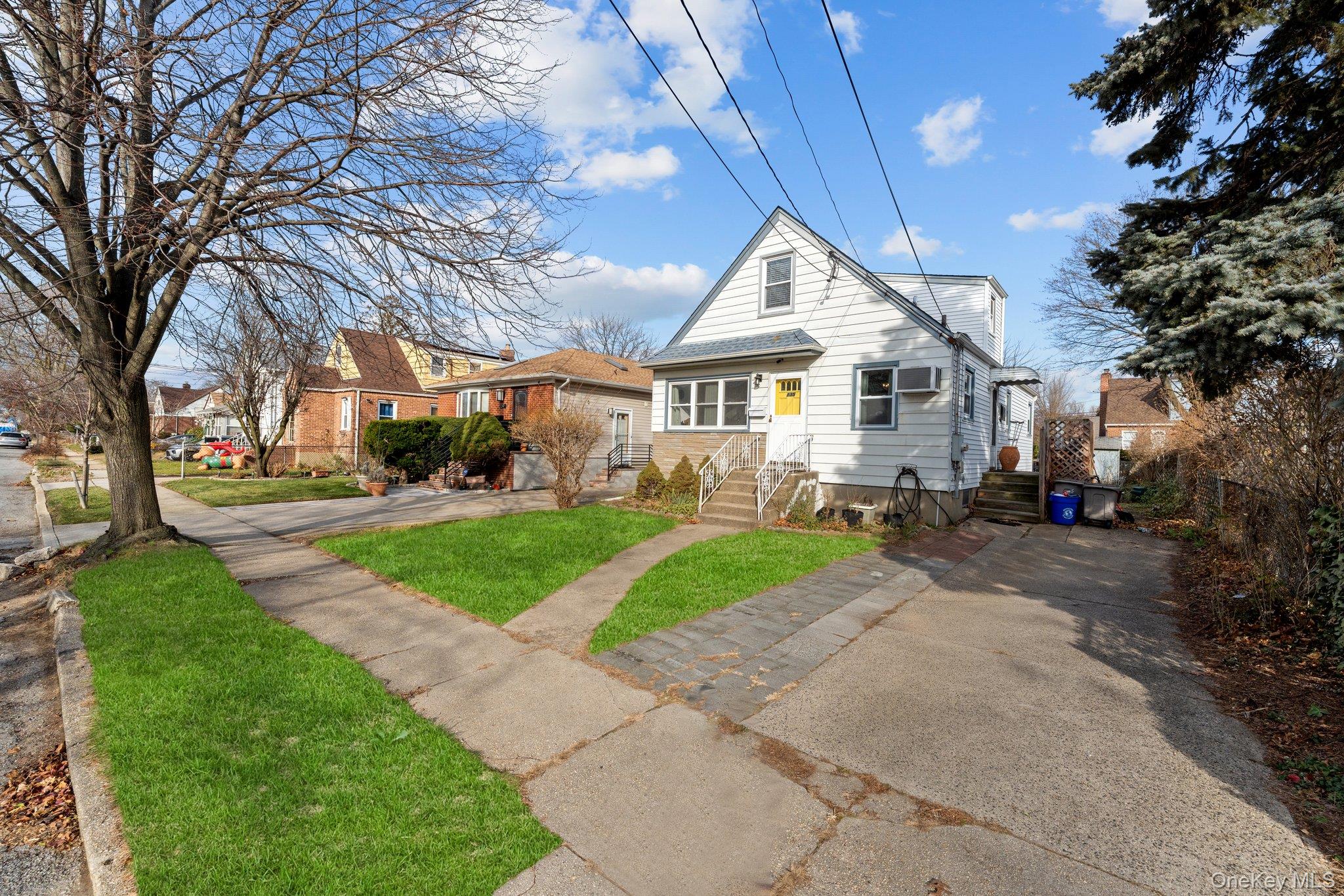 135 Casper Street, Valley Stream, NY 11580