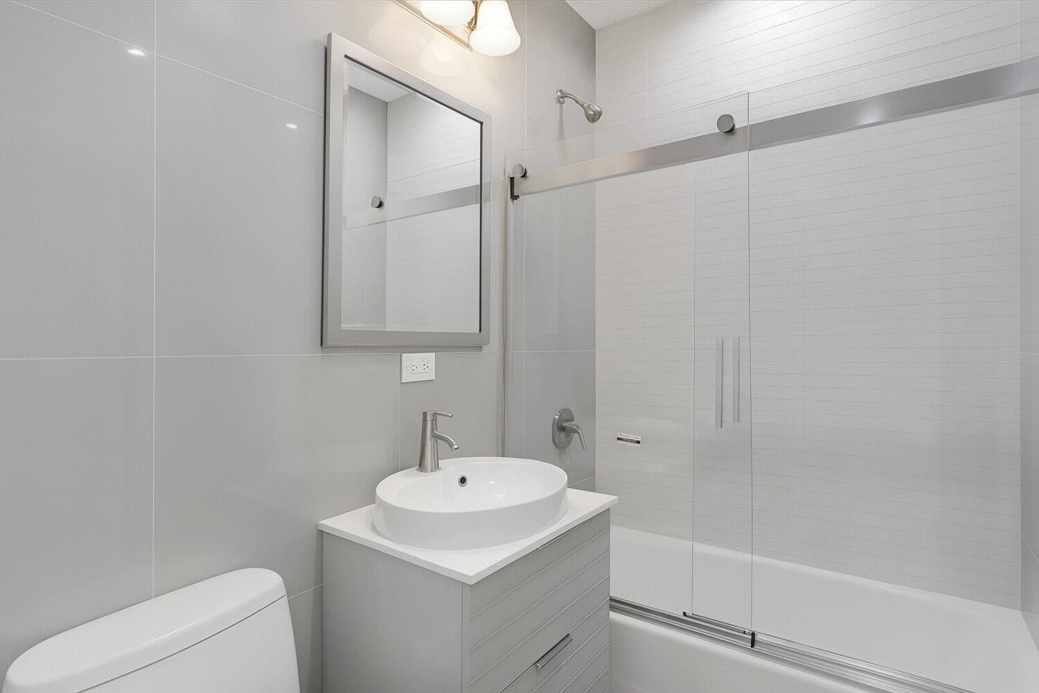 114 W 124TH Street # TH, New York (Manhattan), NY 10027