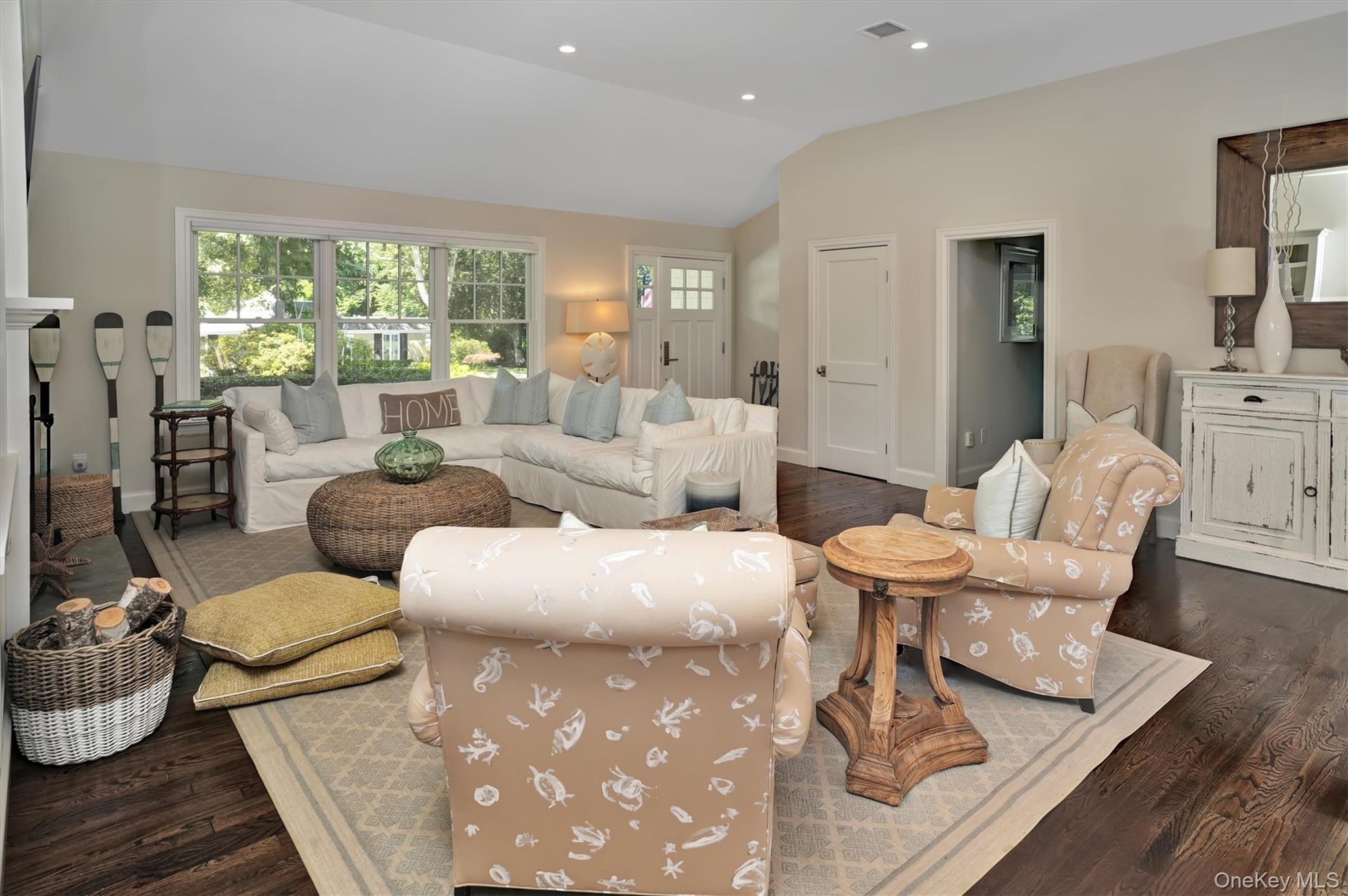 32 White Oak Lane, Westhampton Beach, NY 11978