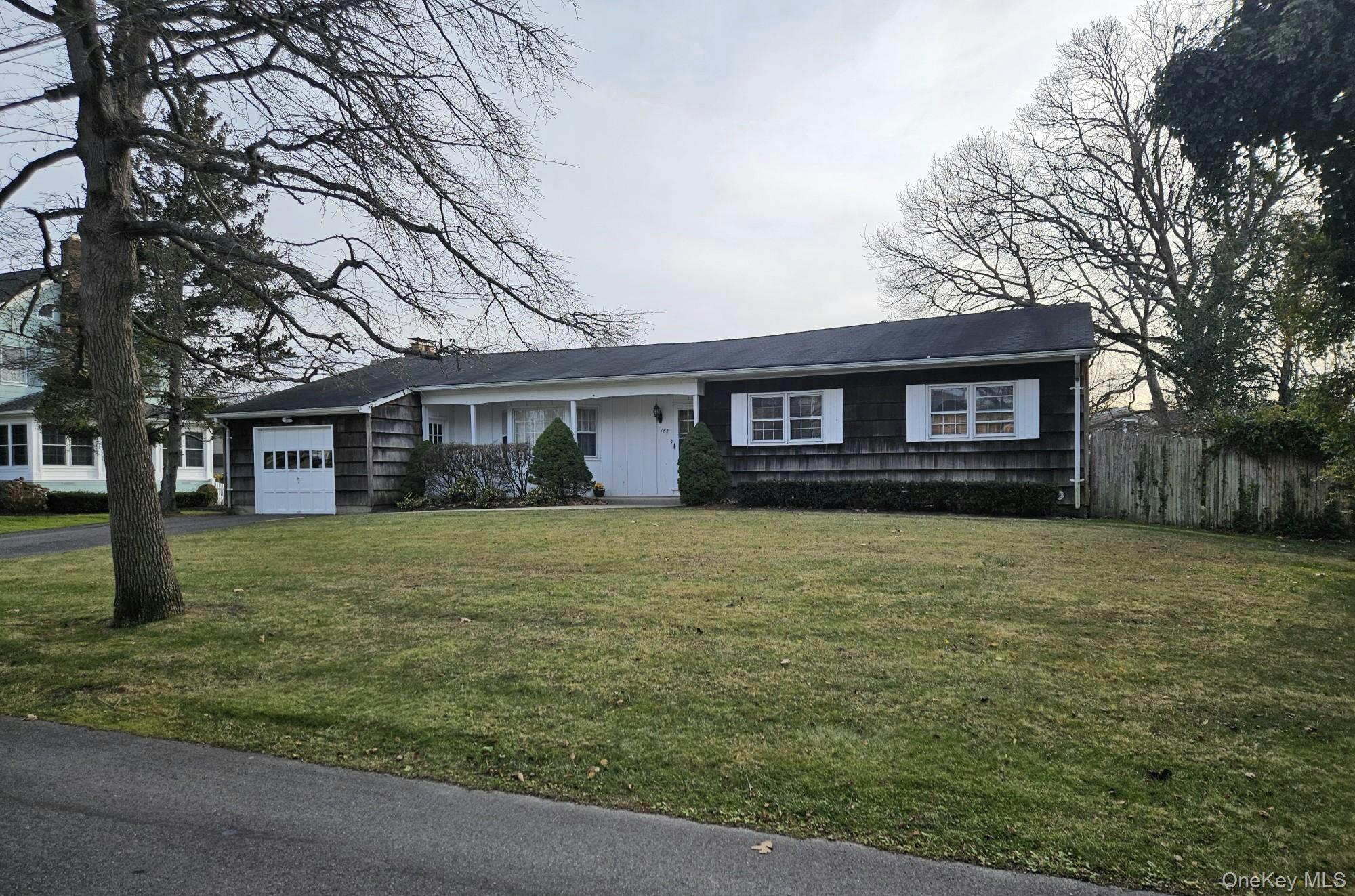 182 Connetquot Drive, Oakdale, NY 11769