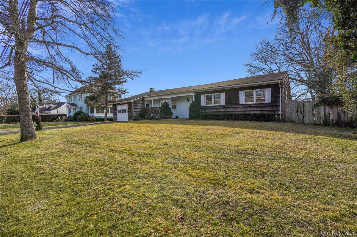 182 Connetquot Drive, Oakdale, NY 11769