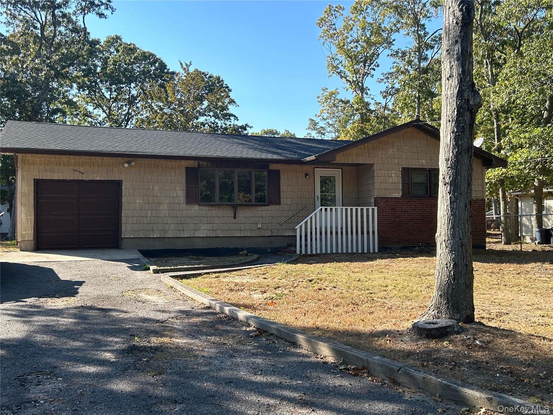 70 J T Boulevard, Riverhead, NY 11901