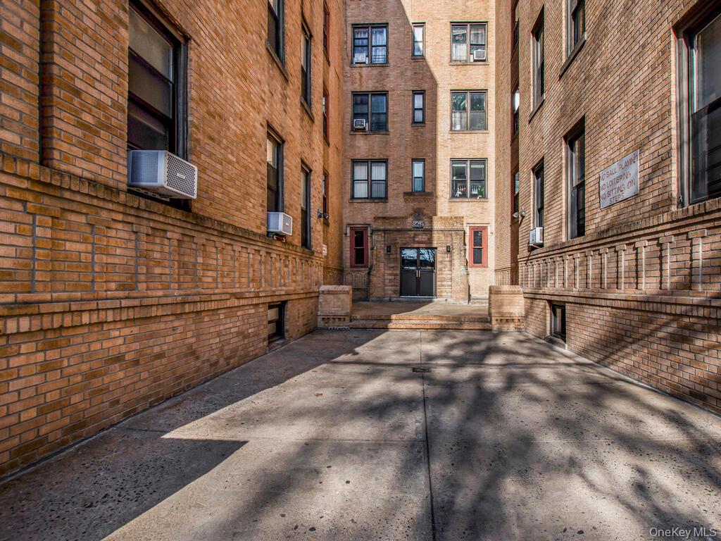 829 Adee Avenue # 2L, Bronx, NY 10467