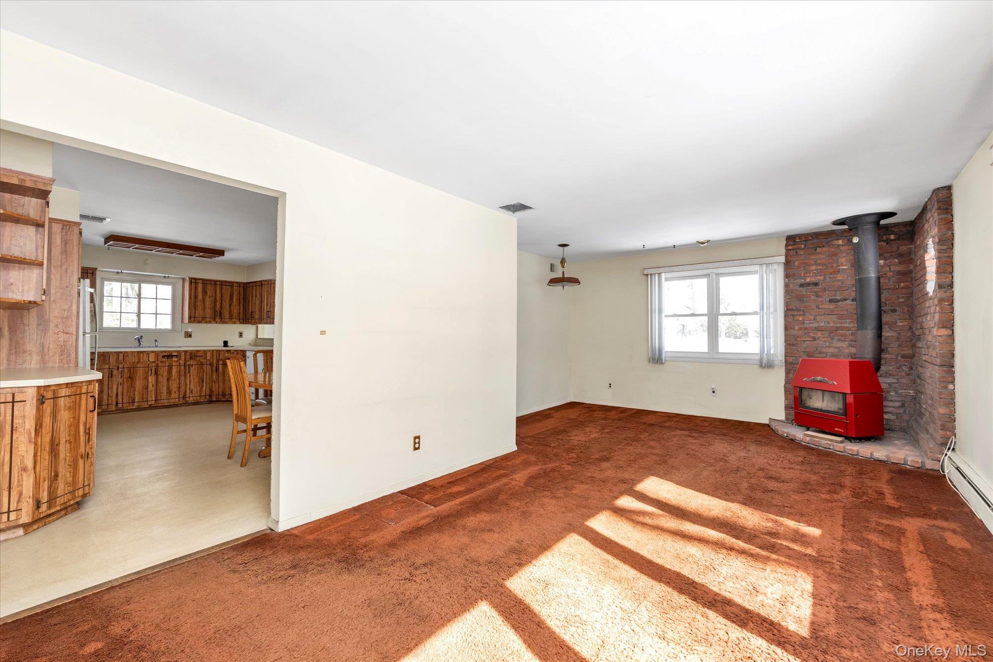 65 Lone Oak Path, Smithtown, NY 11787