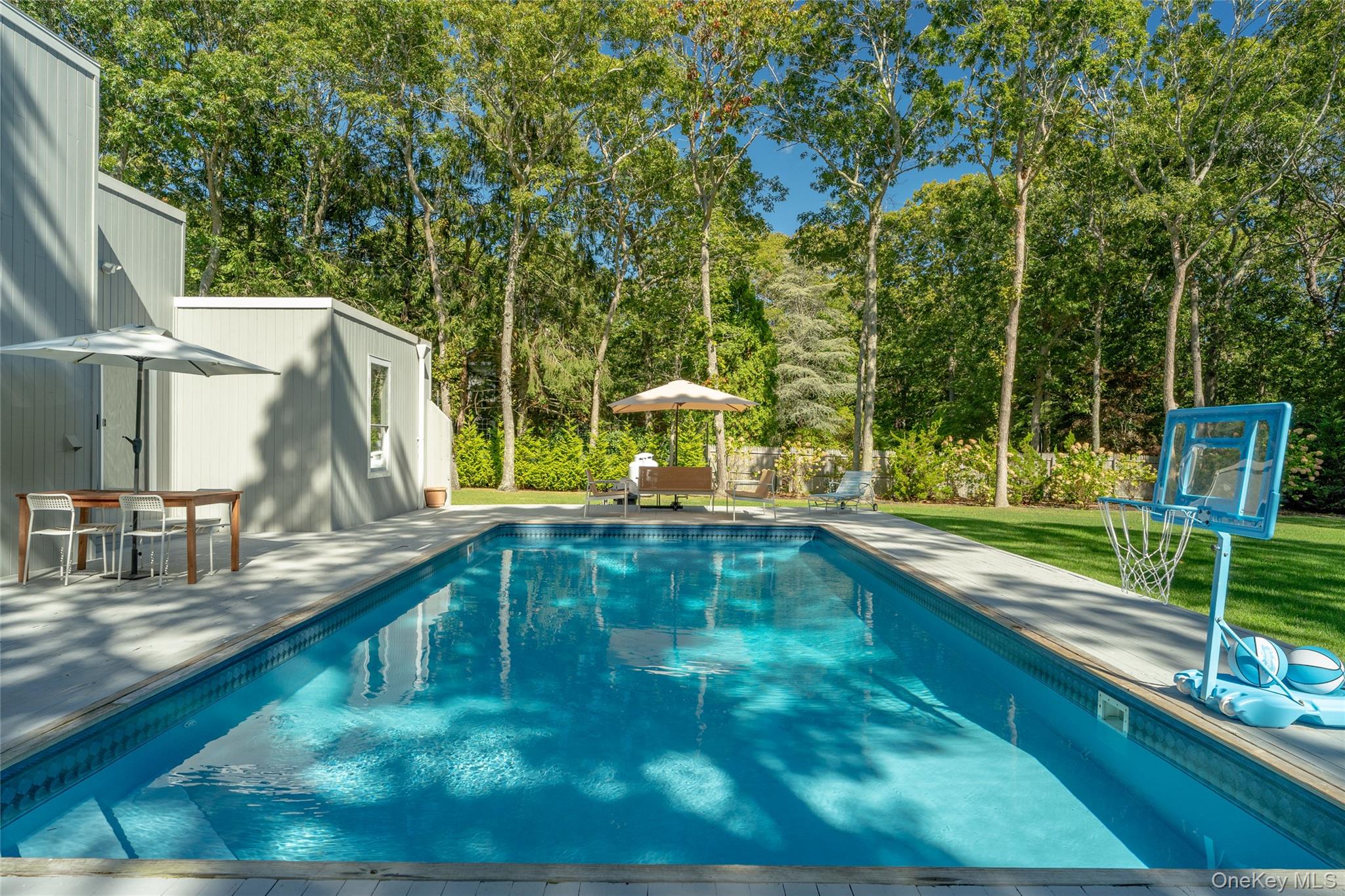 26 Wintergreen Way, Quogue, NY 11959