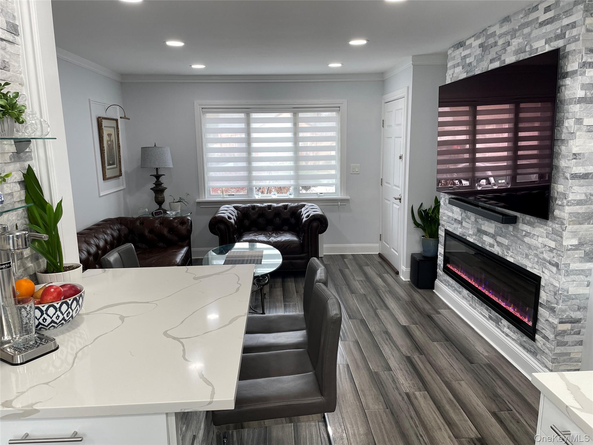 310 Brookside Court, Copiague, NY 11726