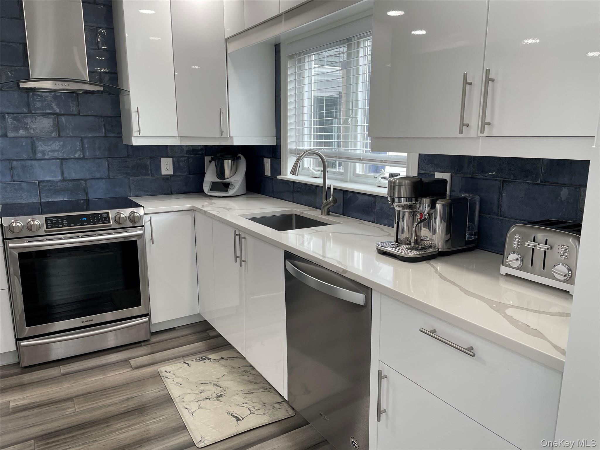 310 Brookside Court, Copiague, NY 11726