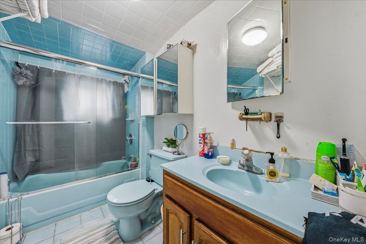 11 Crescent Street, Hicksville, NY 11801