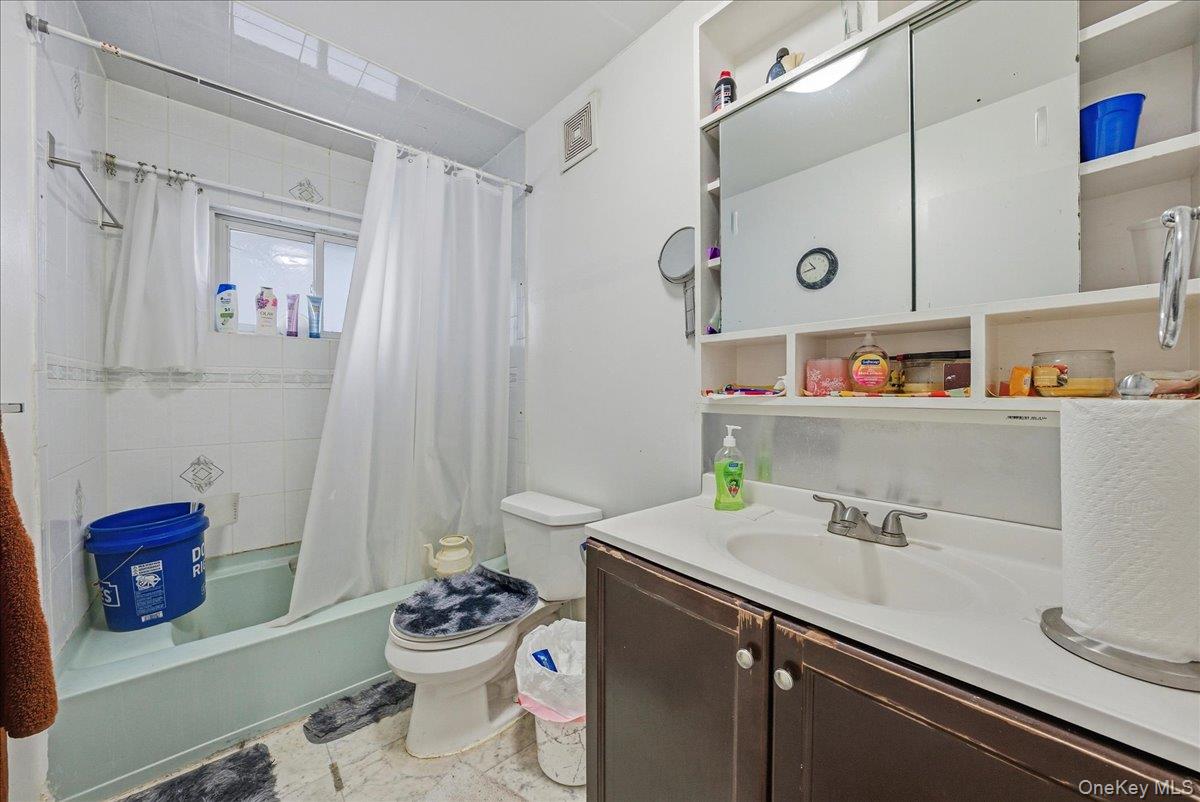 11 Crescent Street, Hicksville, NY 11801