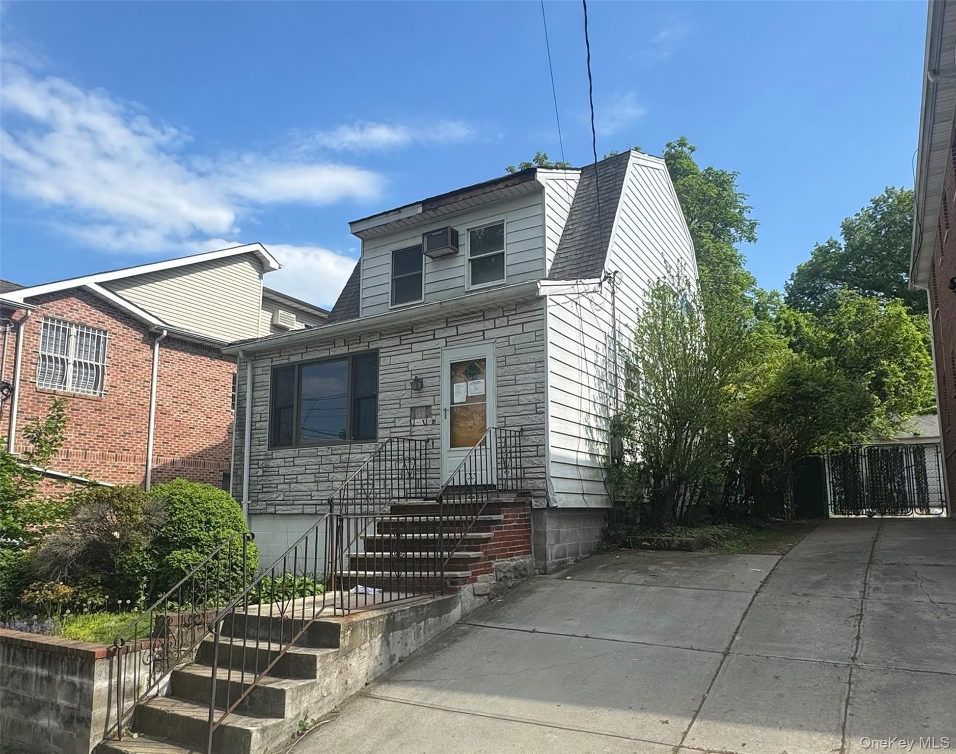 121-16 8th Avenue, College Point, NY 11356