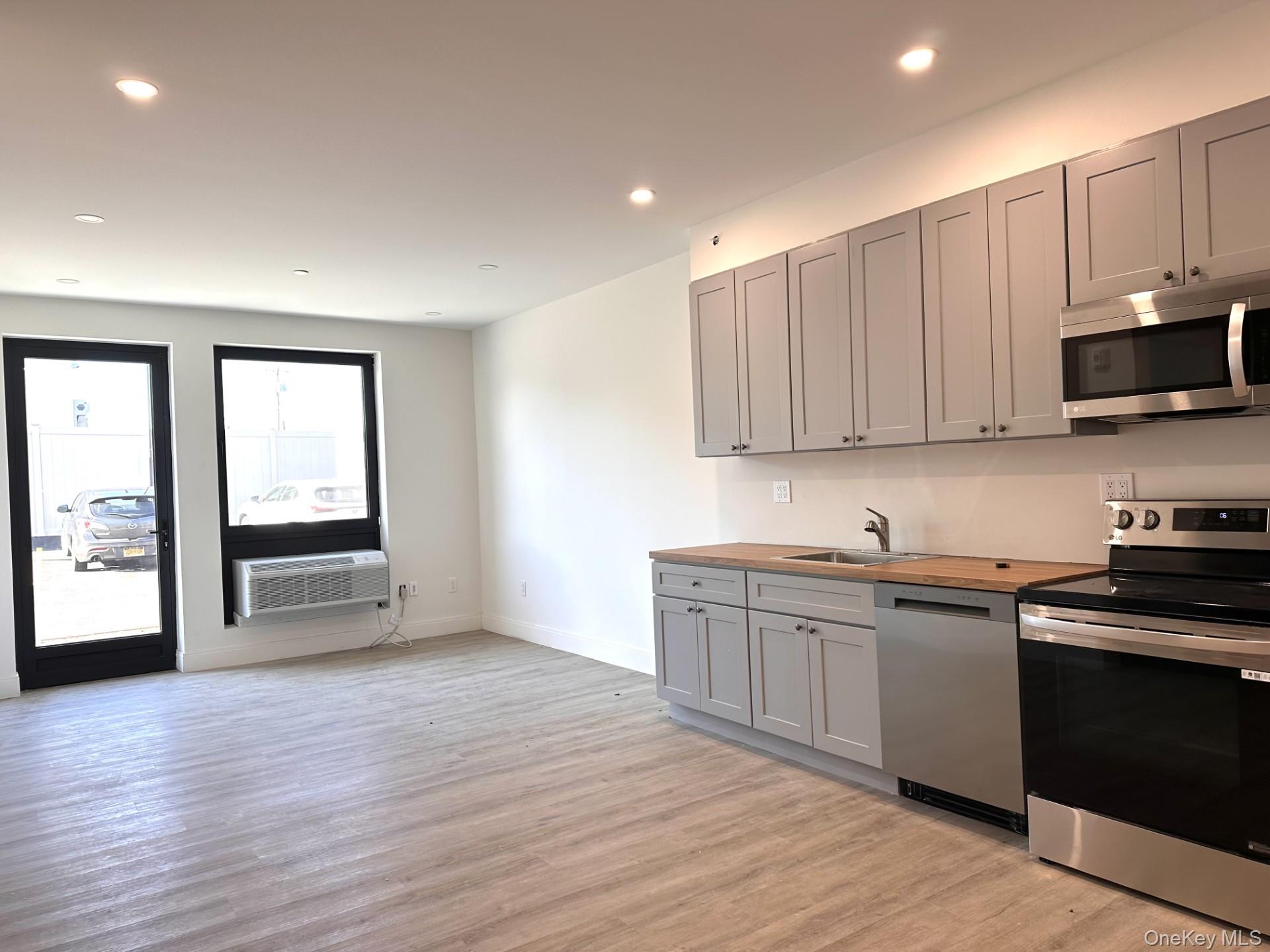 362 W MERRICK Road # 103, Valley Stream, NY 11580