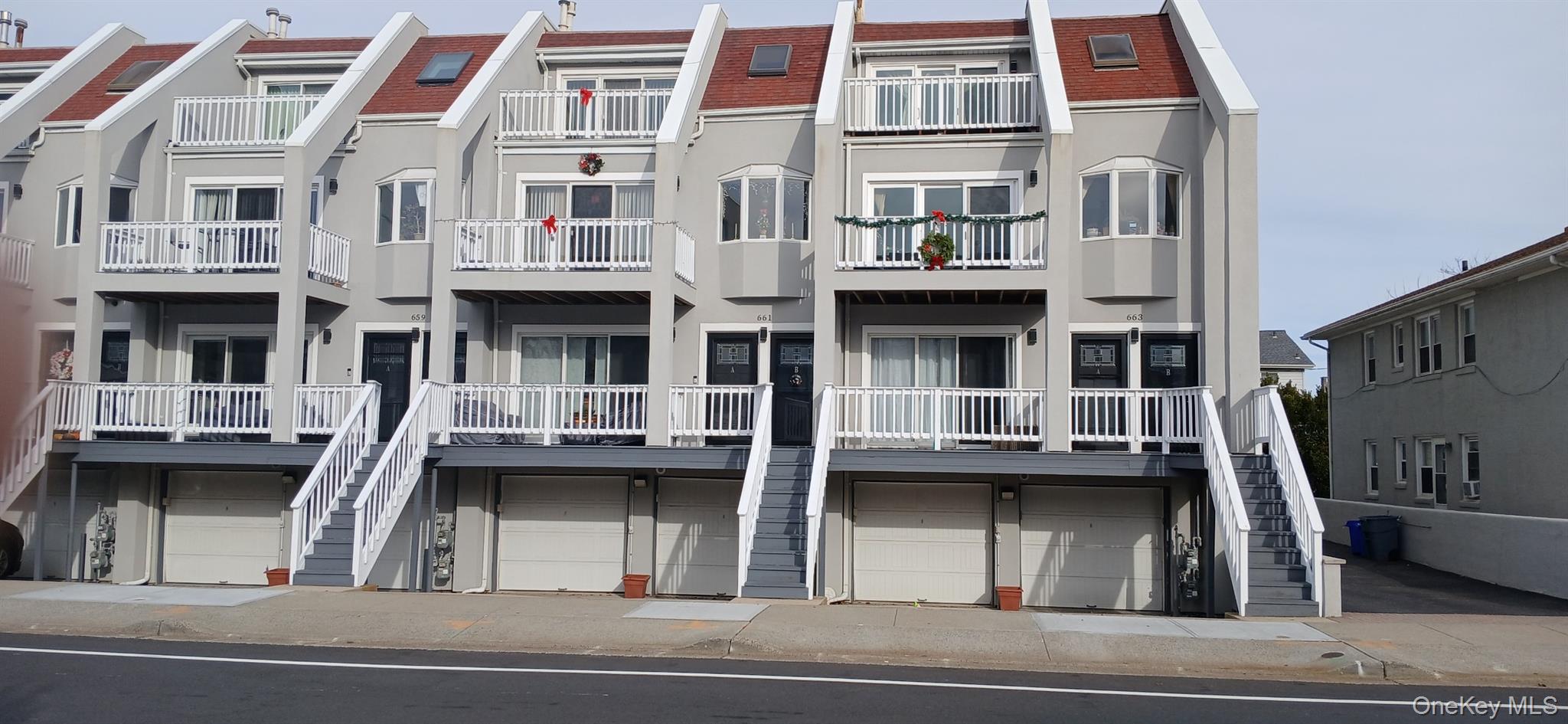 663 E Broadway # A, Long Beach, NY 11561