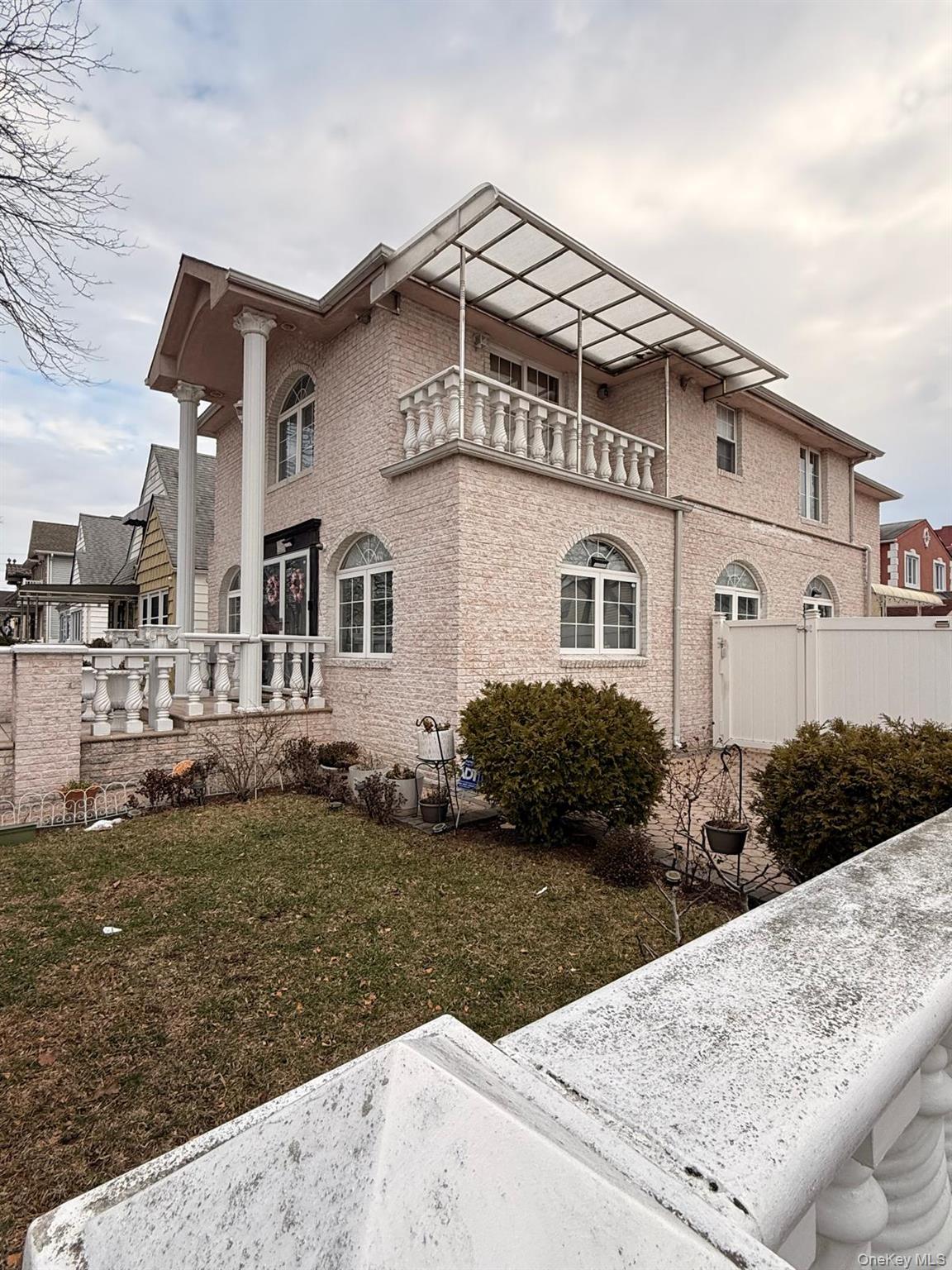 26504 79th Avenue, Floral Park, NY 11004