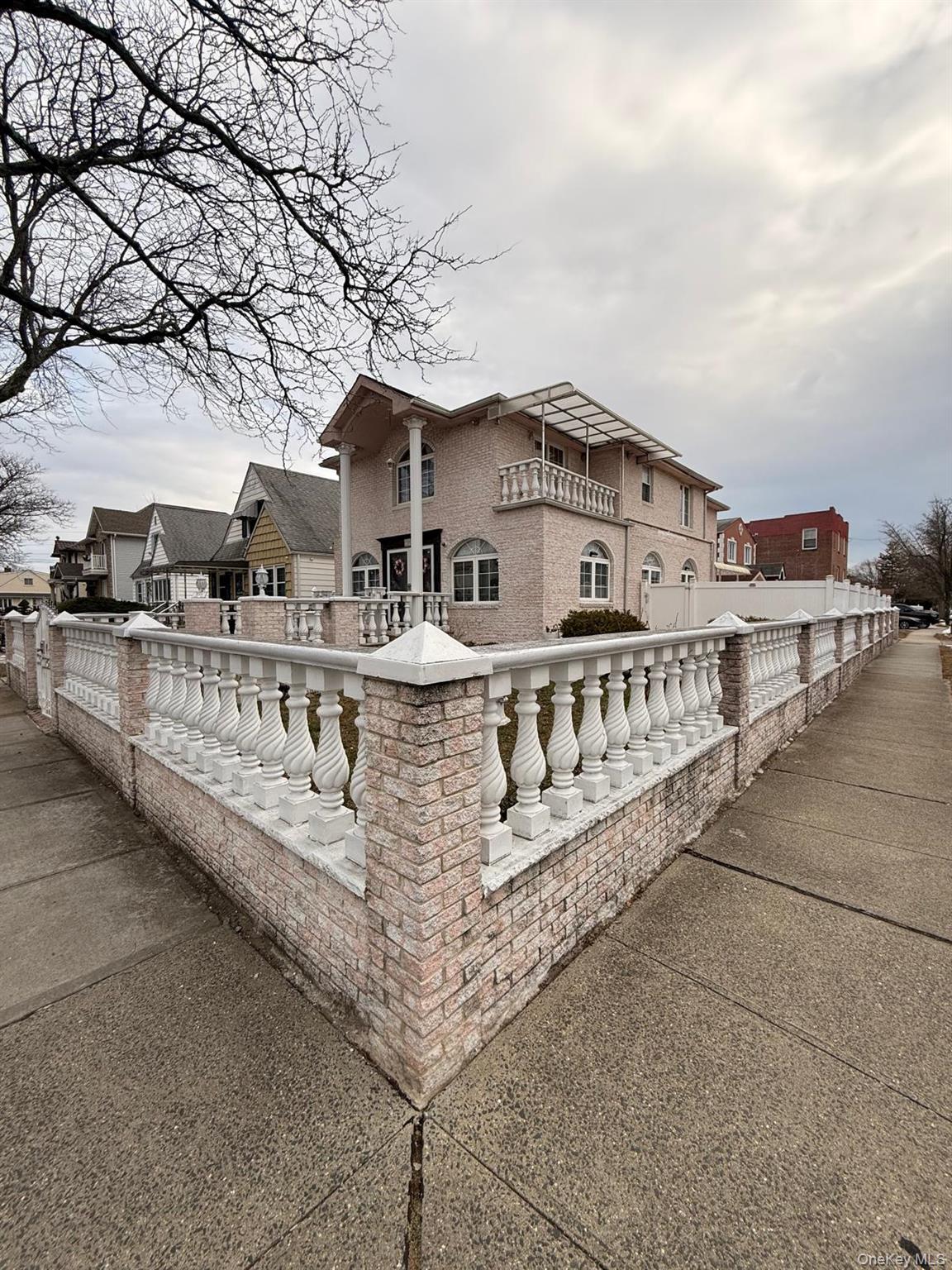 26504 79th Avenue, Floral Park, NY 11004