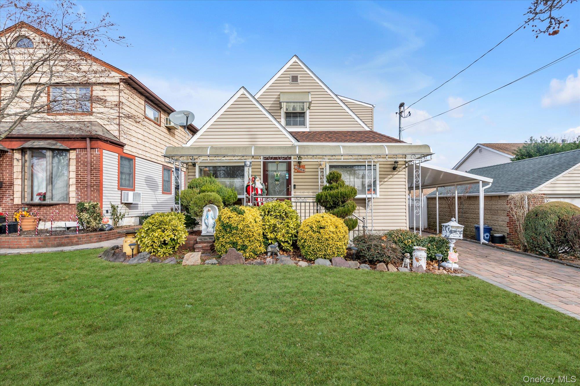 1006 N 7th Street, New Hyde Park, NY 11040