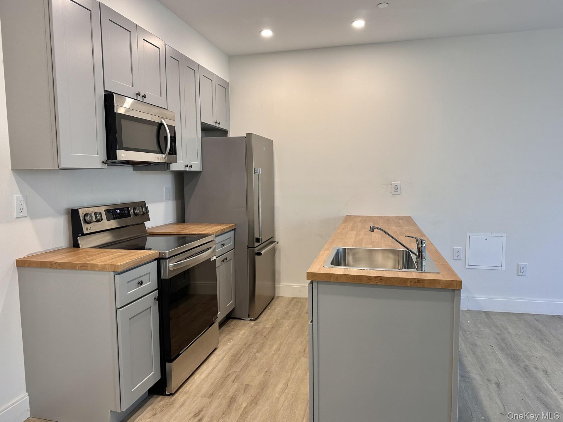 362 W MERRICK Road # 105, Valley Stream, NY 11580