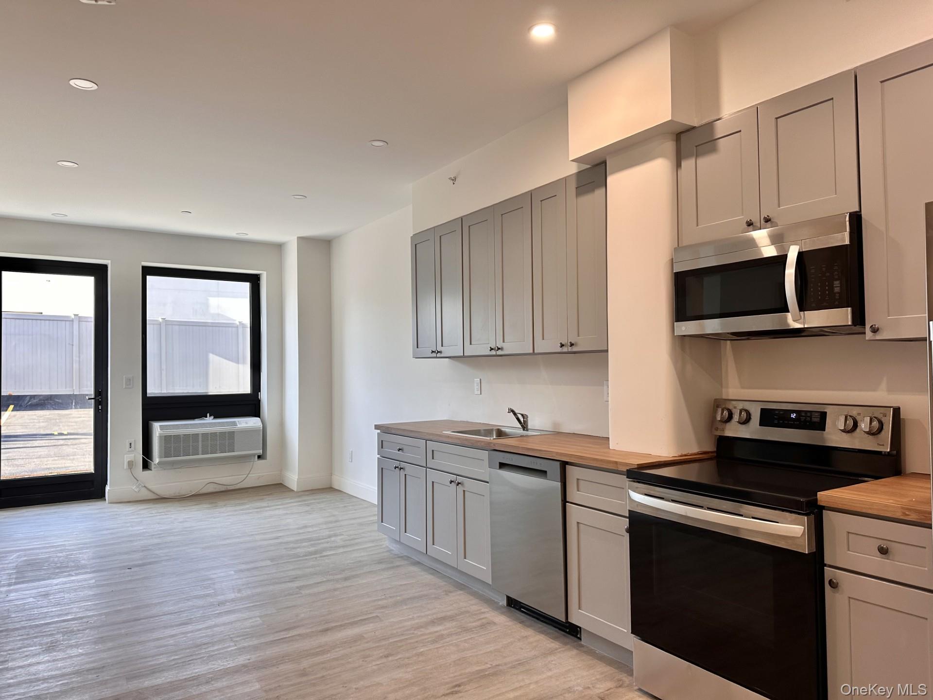 362 W MERRICK Road # 107, Valley Stream, NY 11580