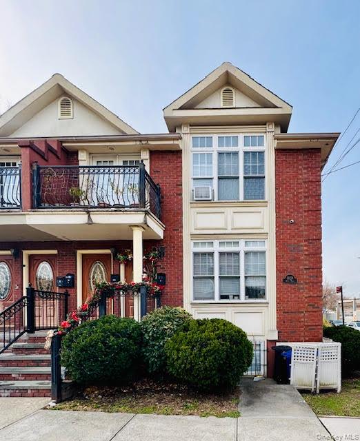 60-28 60th Place, Maspeth, NY 11378