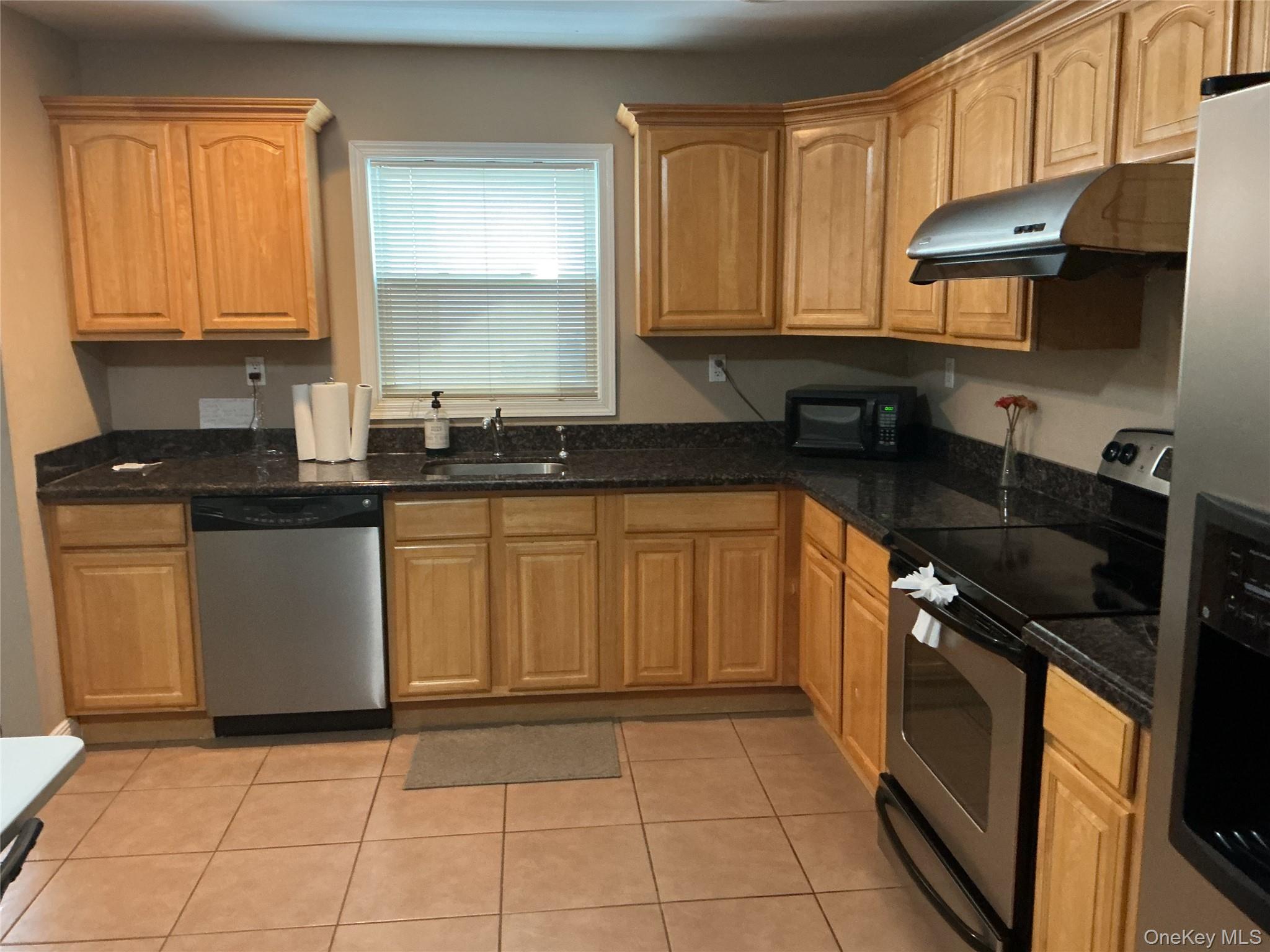 12 E John Street, Hicksville, NY 11801