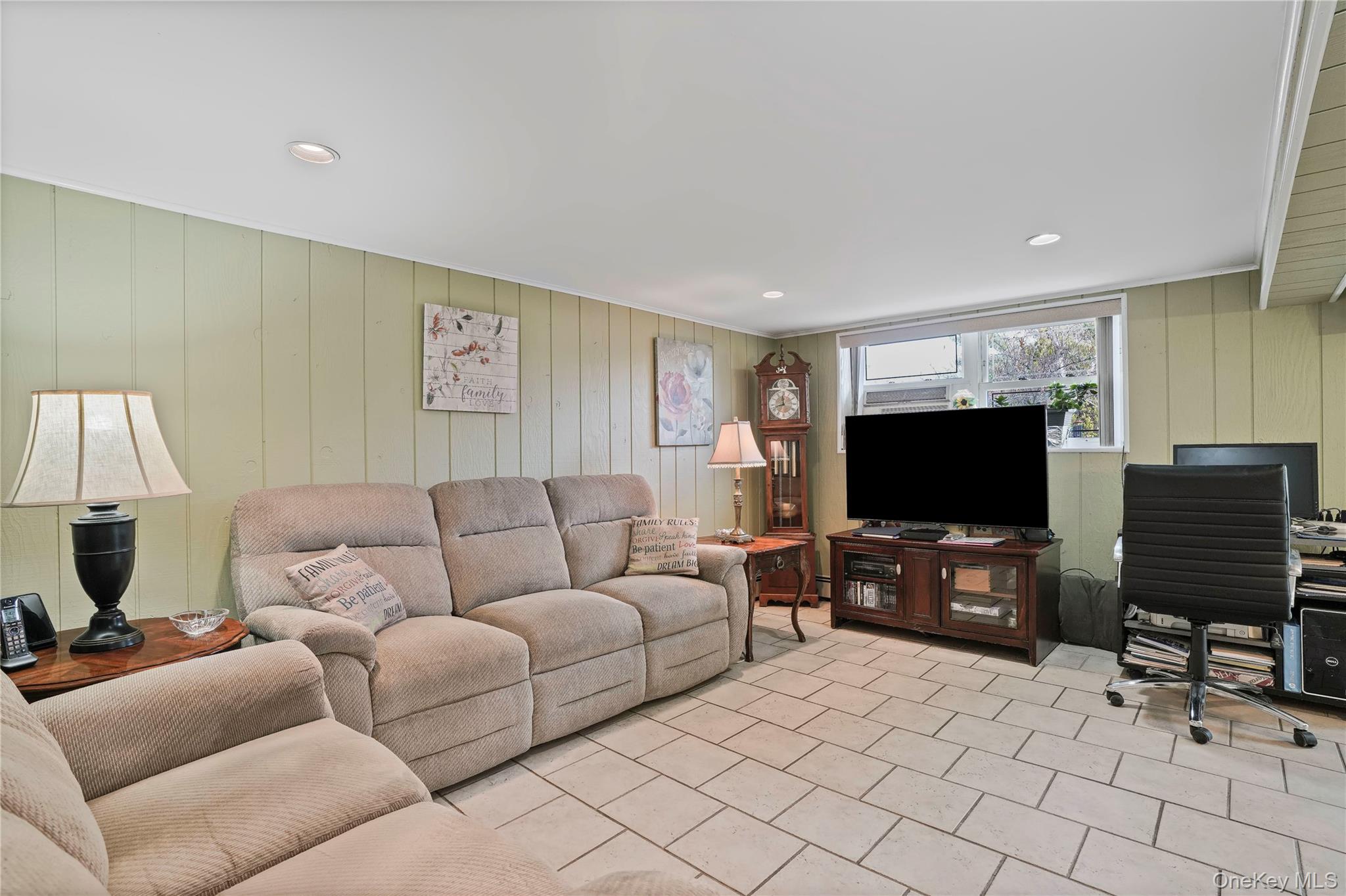 6035 75th Street, Middle Village, NY 11379