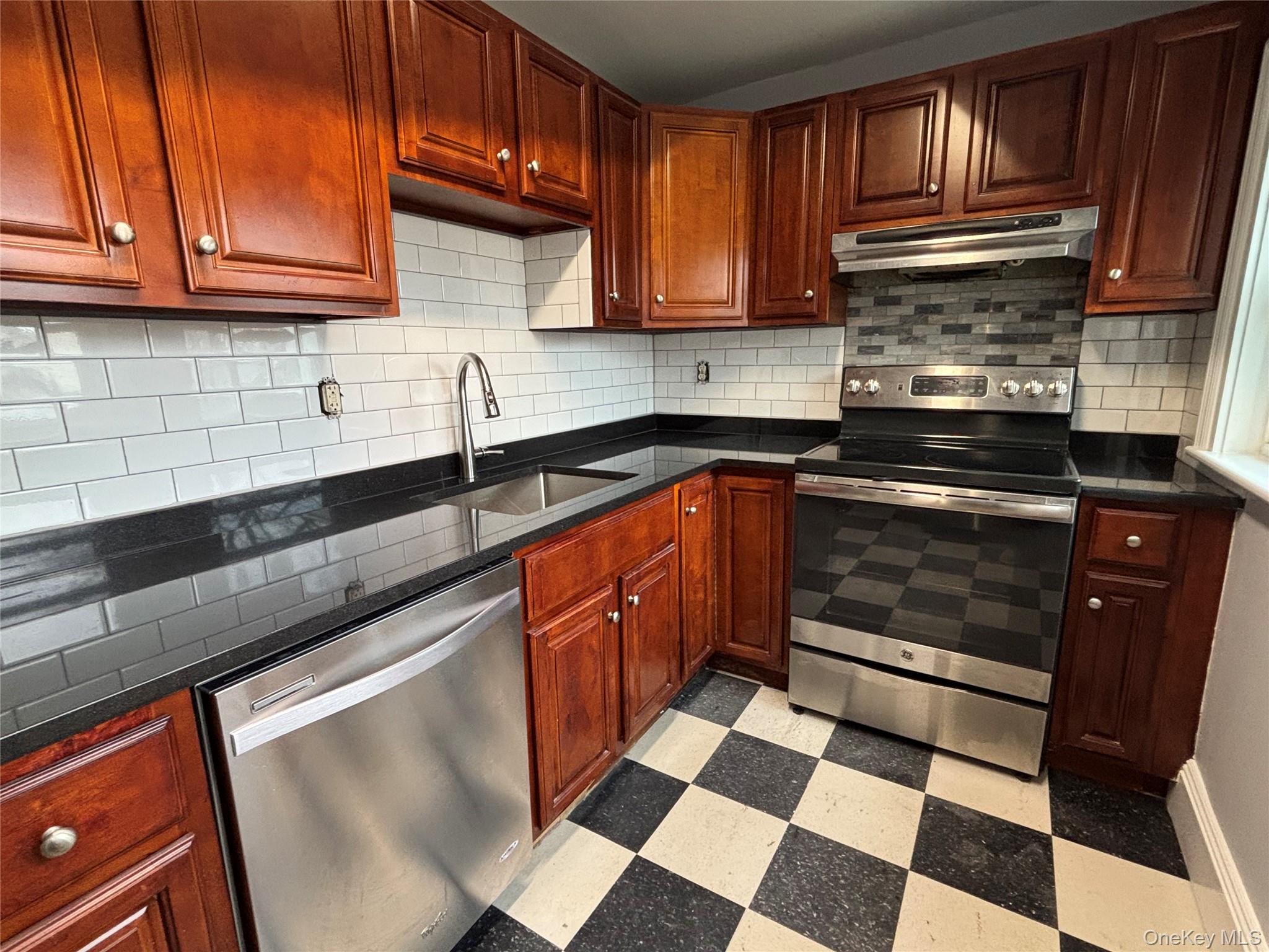 17 Hamilton Avenue # Apt 2, Ossining, NY 10562