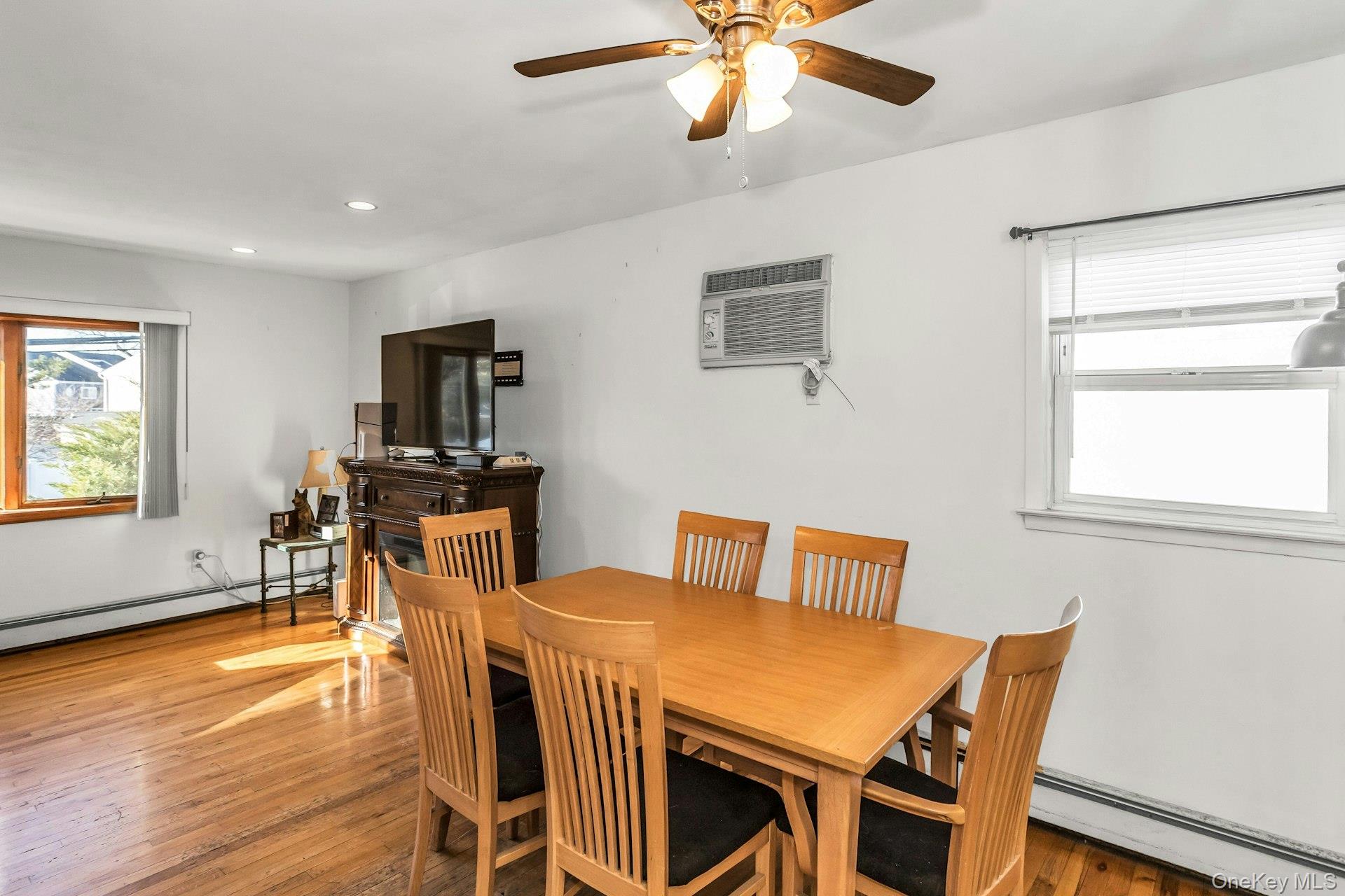 133 Baker Court, Island Park, NY 11558