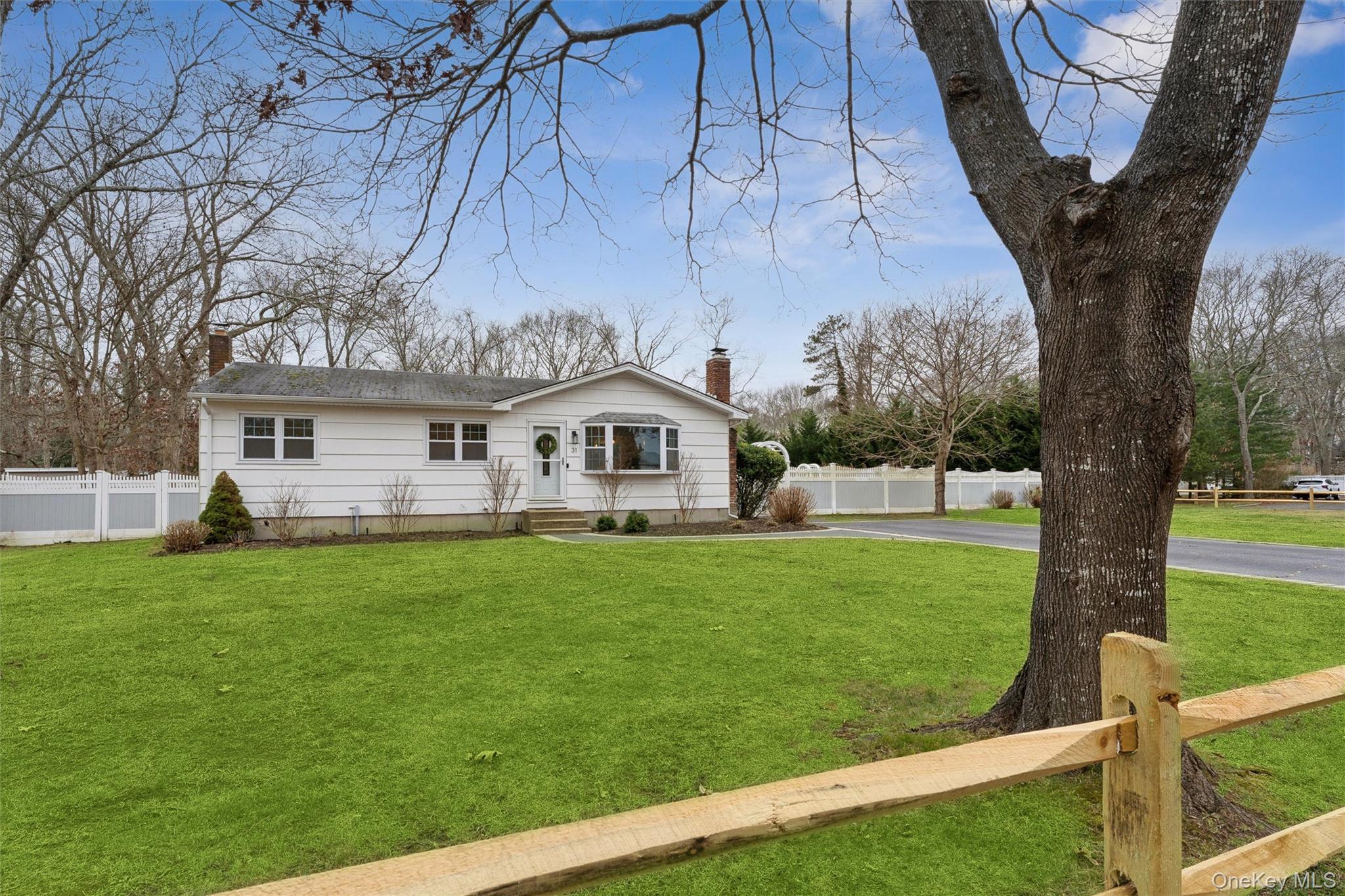 31 Howell Place, Speonk, NY 11972