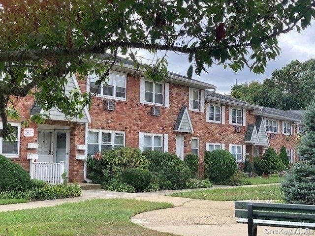 100 Connetquot Avenue # 29, East Islip, NY 11580
