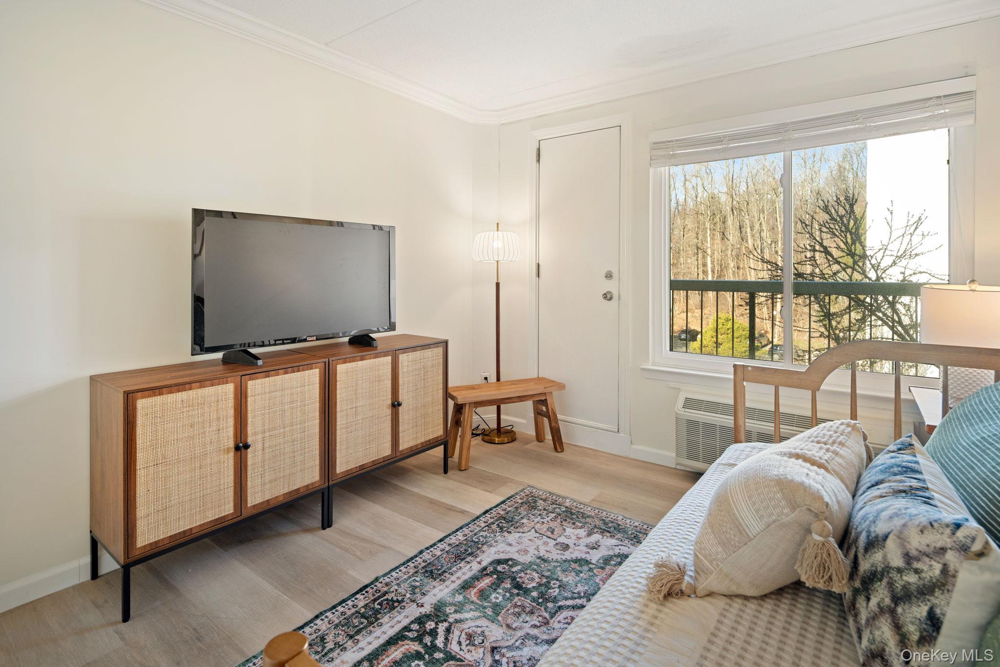 400 High Point Drive # PH5, Hartsdale, NY 10530