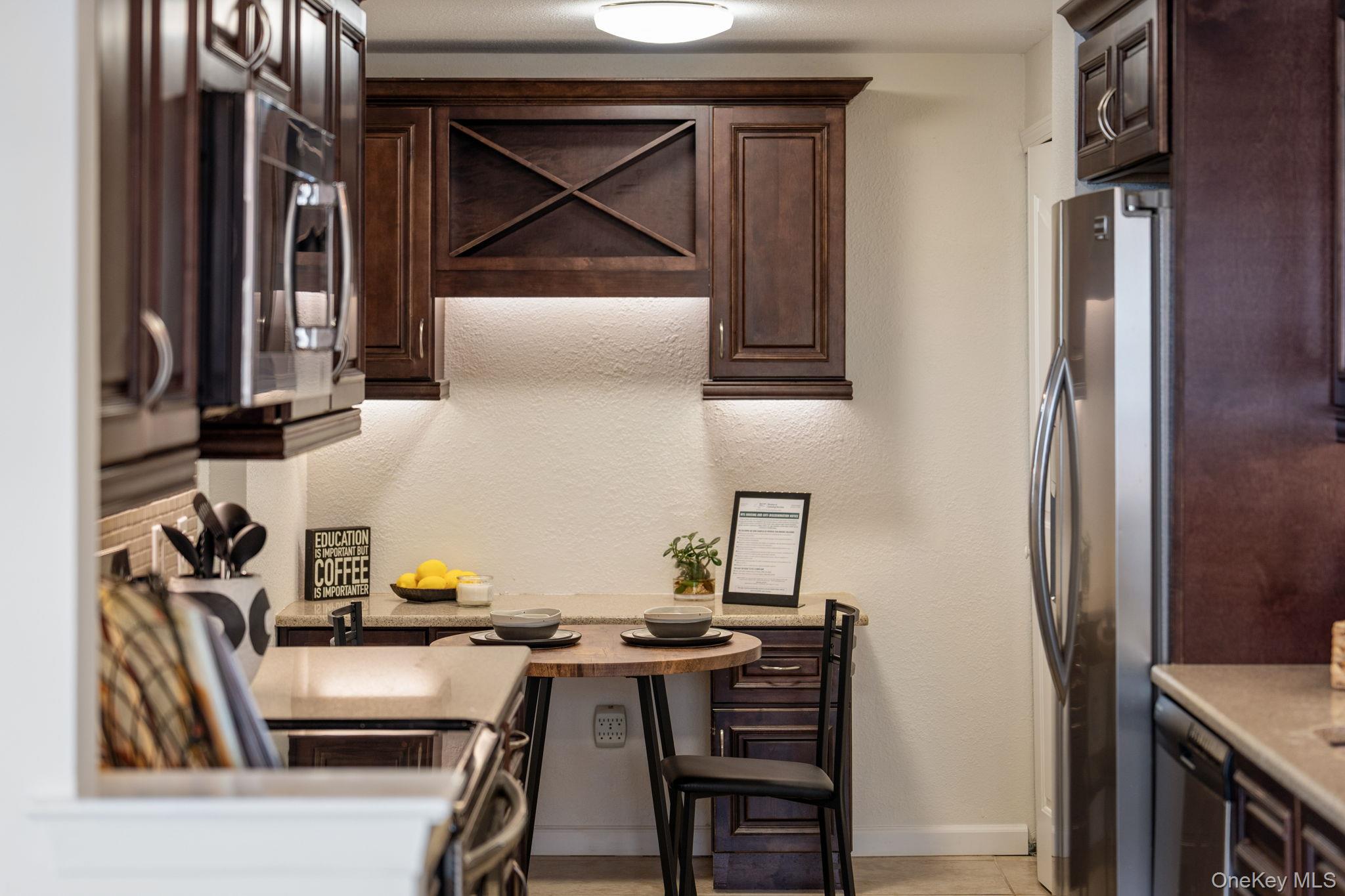 400 High Point Drive # PH5, Hartsdale, NY 10530