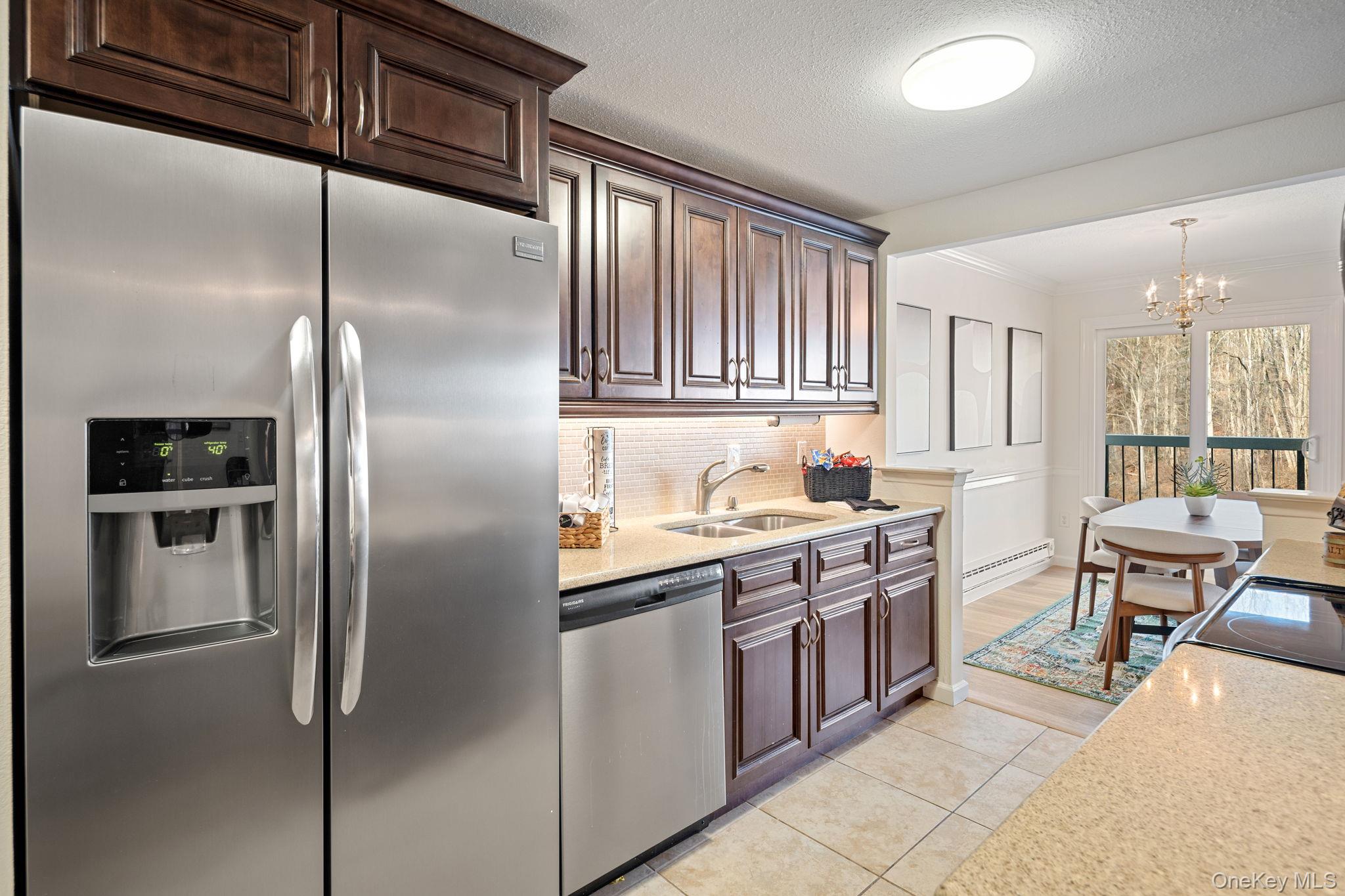 400 High Point Drive # PH5, Hartsdale, NY 10530