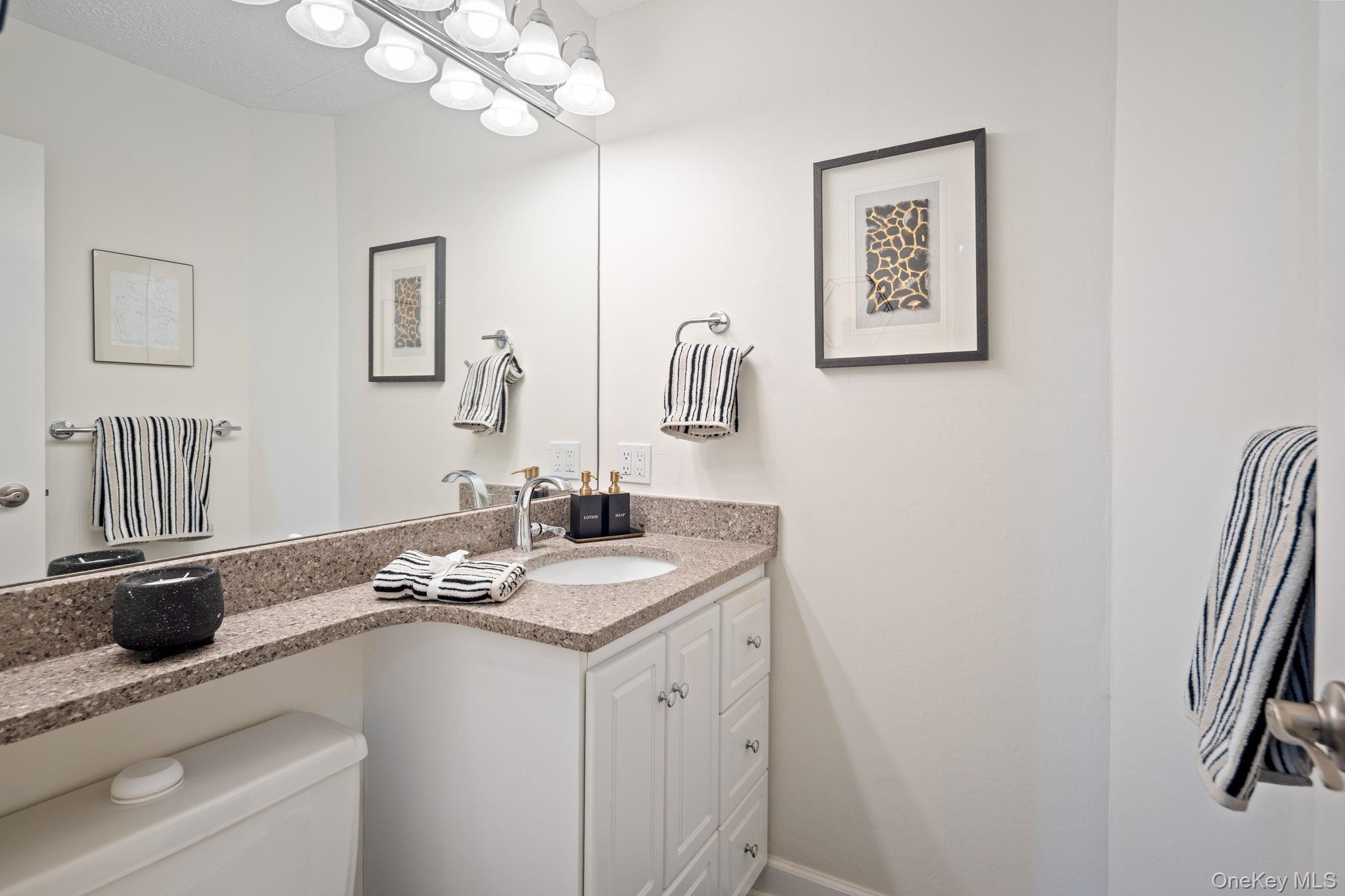 400 High Point Drive # PH5, Hartsdale, NY 10530